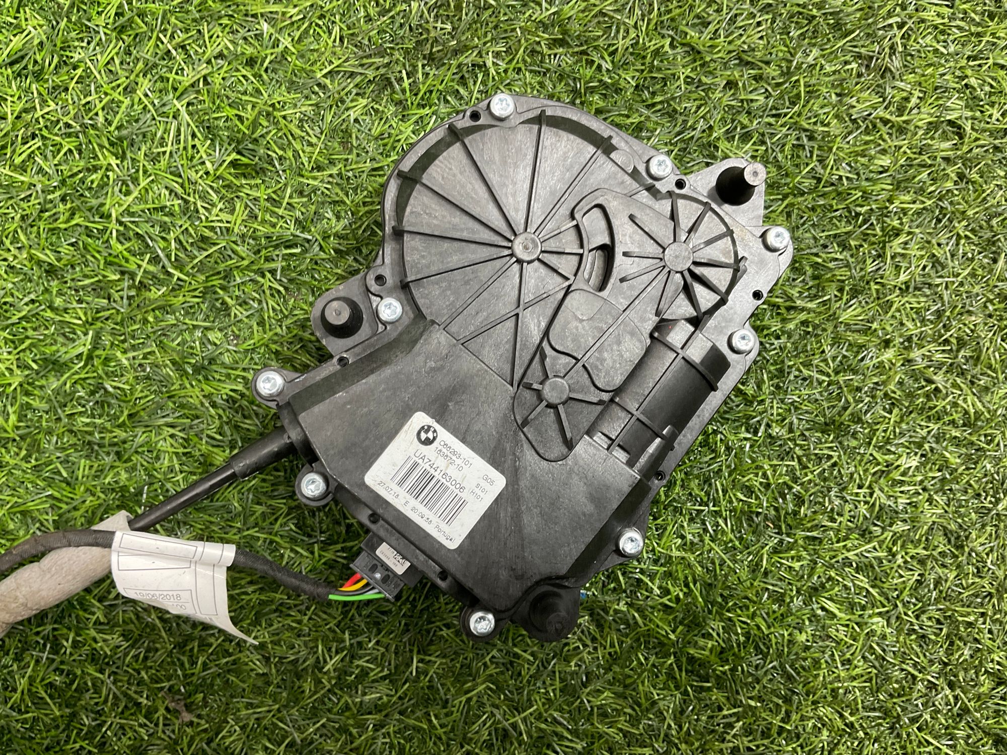 https://ycs.partsauto.market/partsauto-images/thmbs/userImages/h353NjtZg3VDP19b5HMt7LlpbQ93/part/584da98b-daff-48c4-854e-8bb277461529_1741694970717.jpg