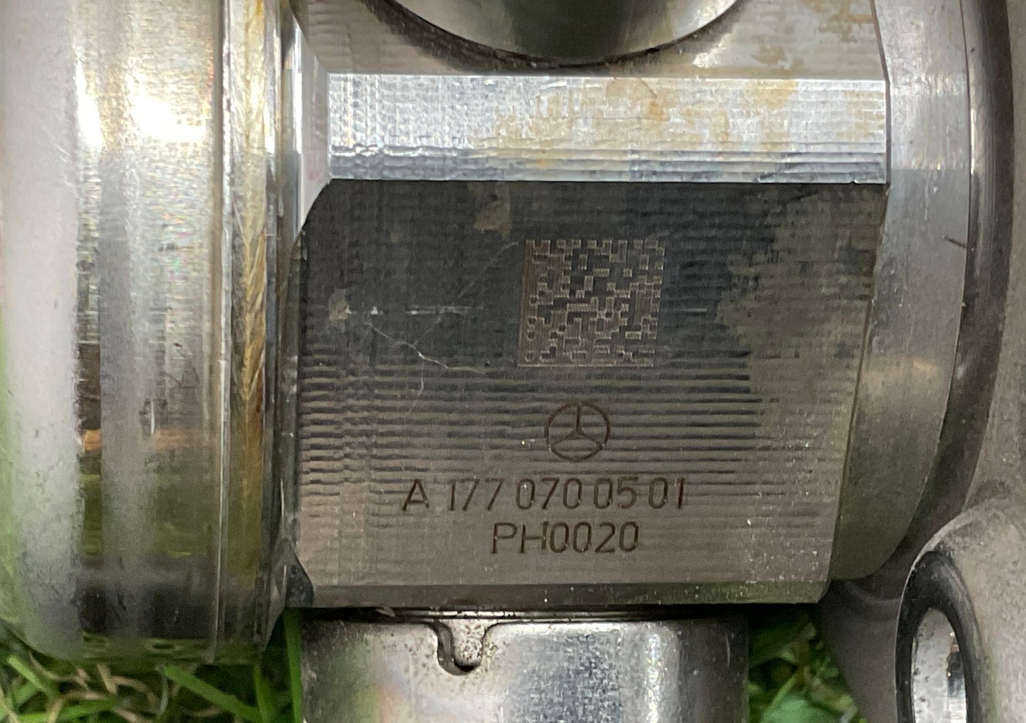 https://ycs.partsauto.market/partsauto-images/thmbs/userImages/h353NjtZg3VDP19b5HMt7LlpbQ93/part/587d05c9-d097-401d-a9fa-817e3d3bb5b6_1749819579766.jpg