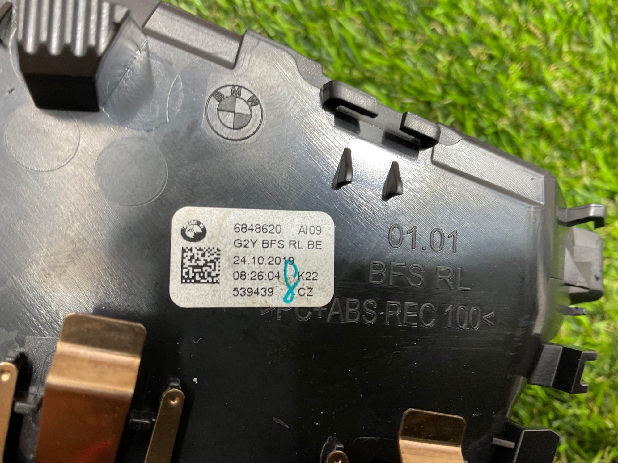 https://ycs.partsauto.market/partsauto-images/thmbs/userImages/h353NjtZg3VDP19b5HMt7LlpbQ93/part/58f7a803-eb84-4dc7-a36e-b57771c884fe_1781534230929.jpg