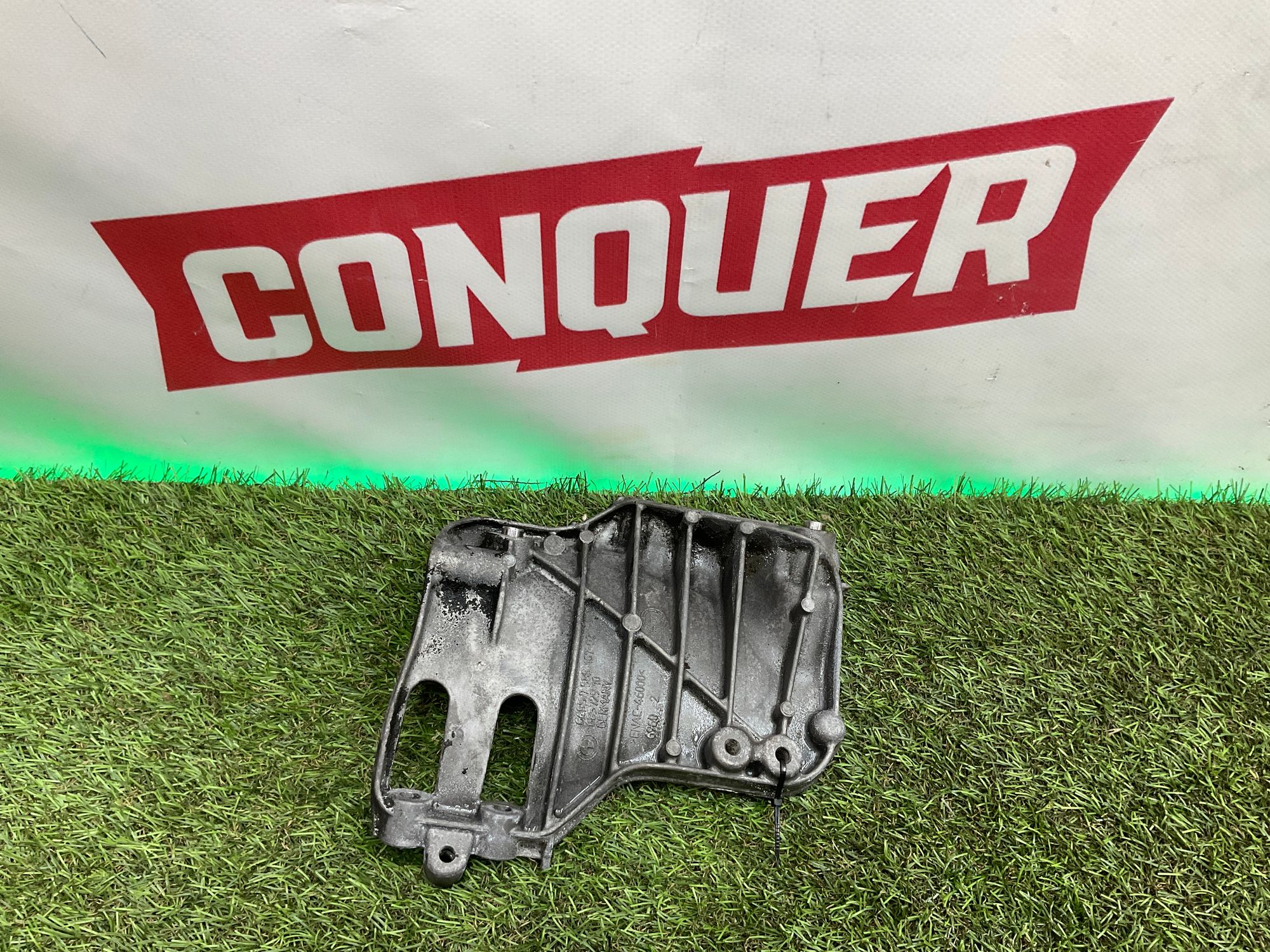 Кронштейн компрессора кондиционера BMW 7 серия, F01/F02/F04 рестайлинг, 1000 рублей, Москва