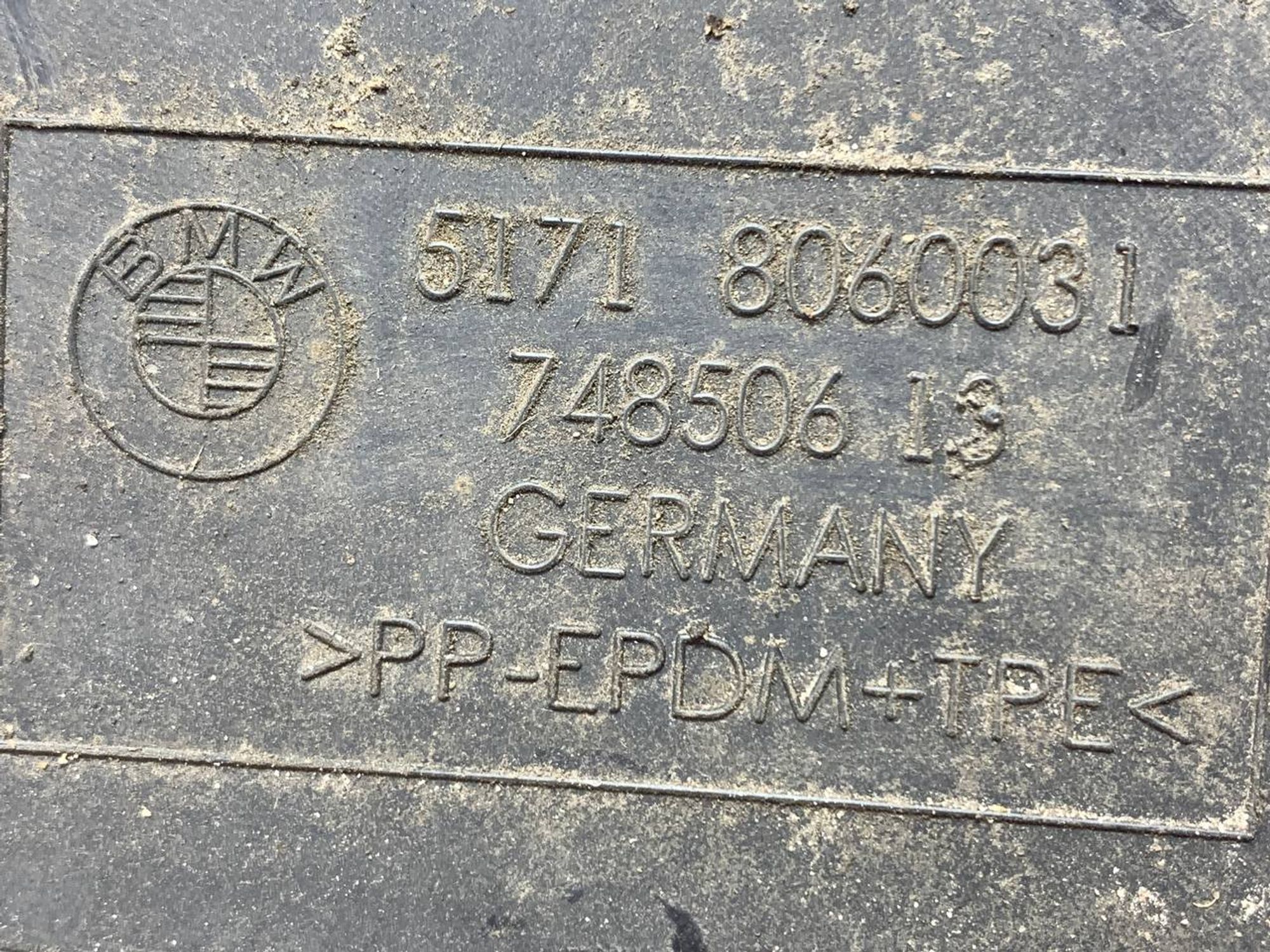 https://ycs.partsauto.market/partsauto-images/thmbs/userImages/h353NjtZg3VDP19b5HMt7LlpbQ93/part/590ba881-bba9-4b2f-8dbb-825798fb62a1_1719215220390.jpg
