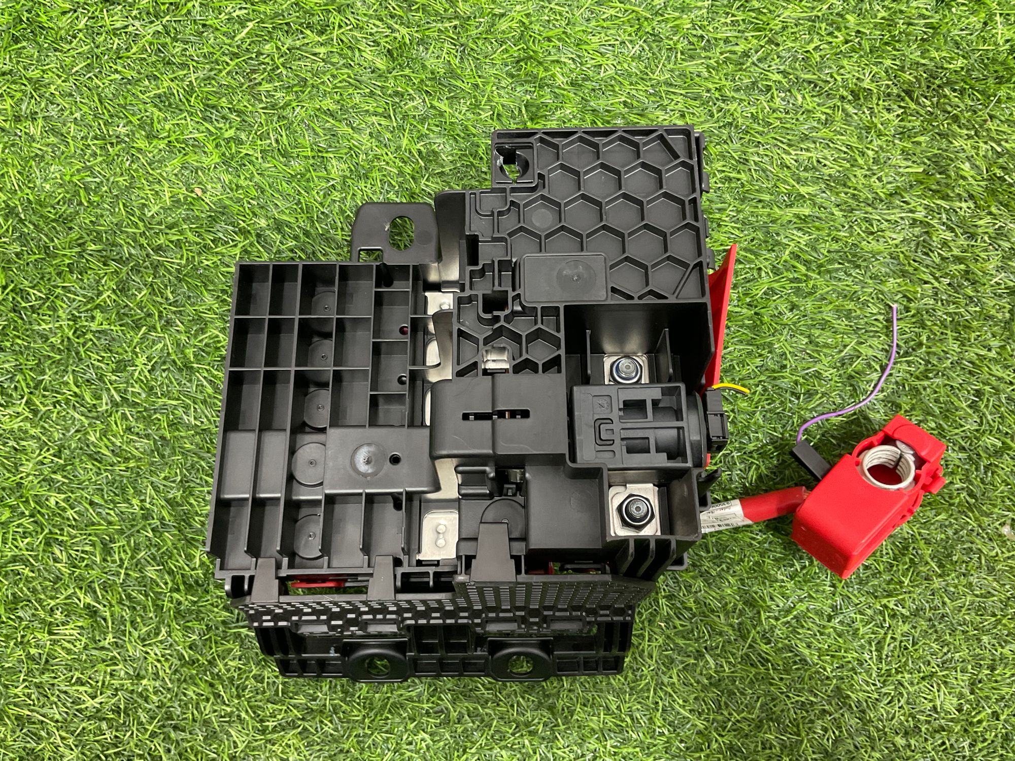 https://ycs.partsauto.market/partsauto-images/thmbs/userImages/h353NjtZg3VDP19b5HMt7LlpbQ93/part/5913bd9f-a251-44b9-b6e9-cf255b0a873d_1735302917693.jpg