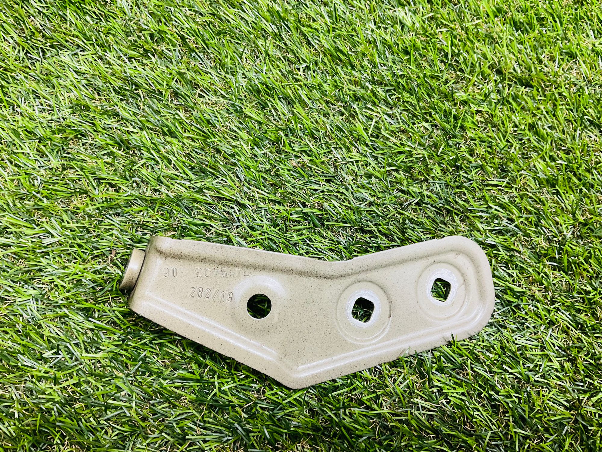 https://ycs.partsauto.market/partsauto-images/thmbs/userImages/h353NjtZg3VDP19b5HMt7LlpbQ93/part/5929c66e-5e12-4676-8d51-e03c172ce690_1785333499009.jpg