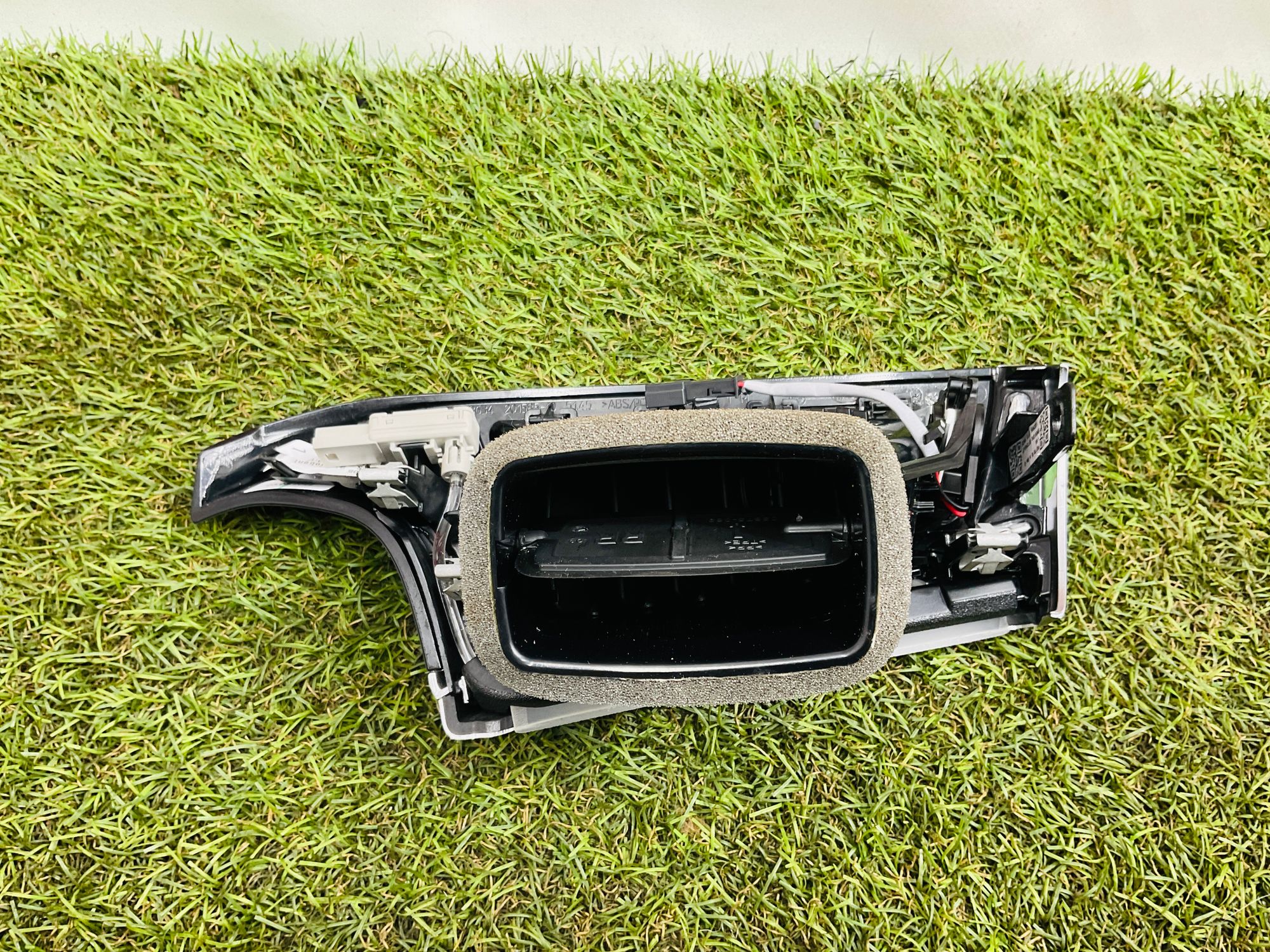 https://ycs.partsauto.market/partsauto-images/thmbs/userImages/h353NjtZg3VDP19b5HMt7LlpbQ93/part/59564afe-f412-464c-8f16-5a19ddcae9c9_1779195476476.jpg