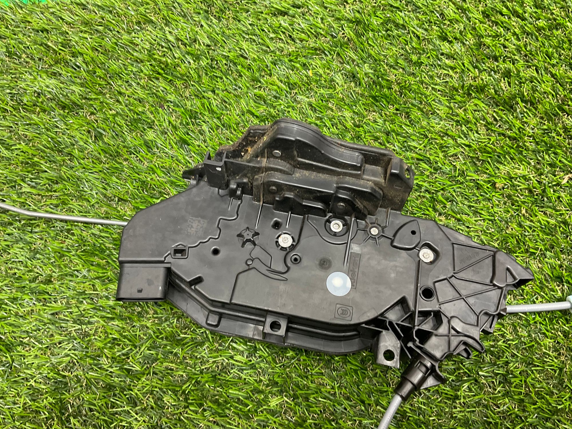 https://ycs.partsauto.market/partsauto-images/thmbs/userImages/h353NjtZg3VDP19b5HMt7LlpbQ93/part/595af551-6bde-41fe-9328-719a835c8f2f_1781353136705.jpg