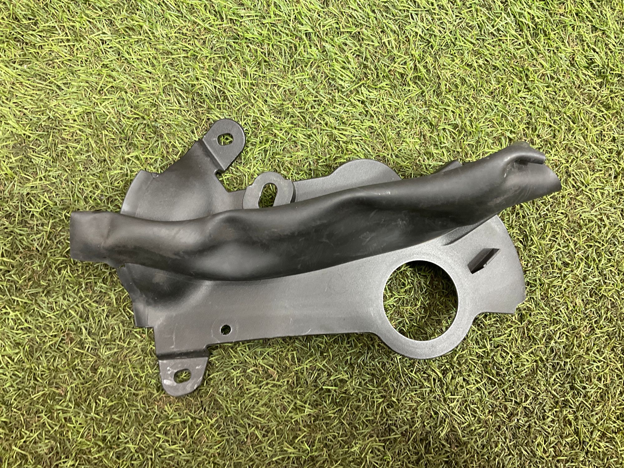 Пластик подкапотный правый BMW M8, F91/F92/F93 2019, 1000 рублей, Москва