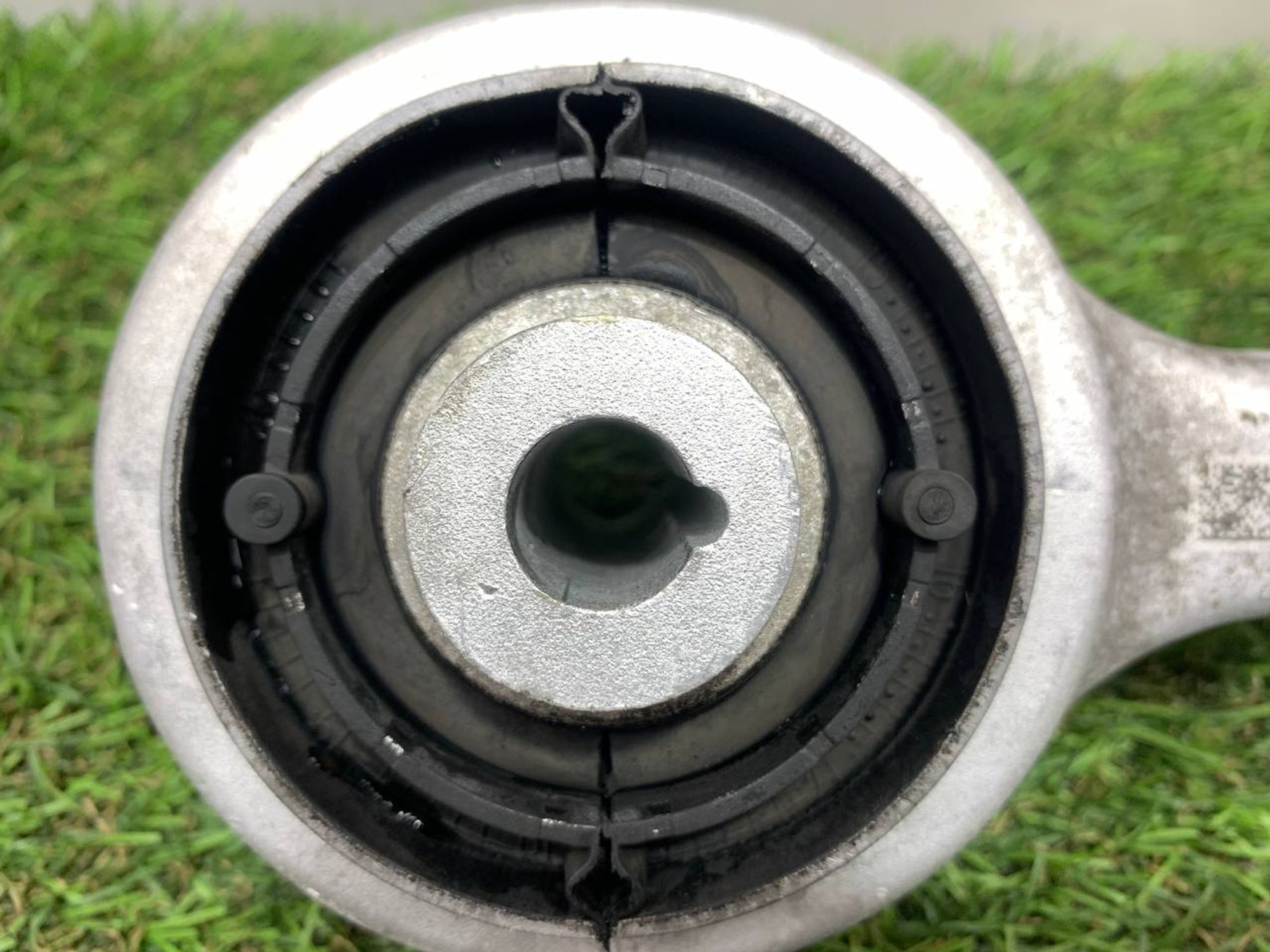 https://ycs.partsauto.market/partsauto-images/thmbs/userImages/h353NjtZg3VDP19b5HMt7LlpbQ93/part/59ff6897-0108-4df2-b2c0-74fa36b0a3c4_1715341771206.jpg