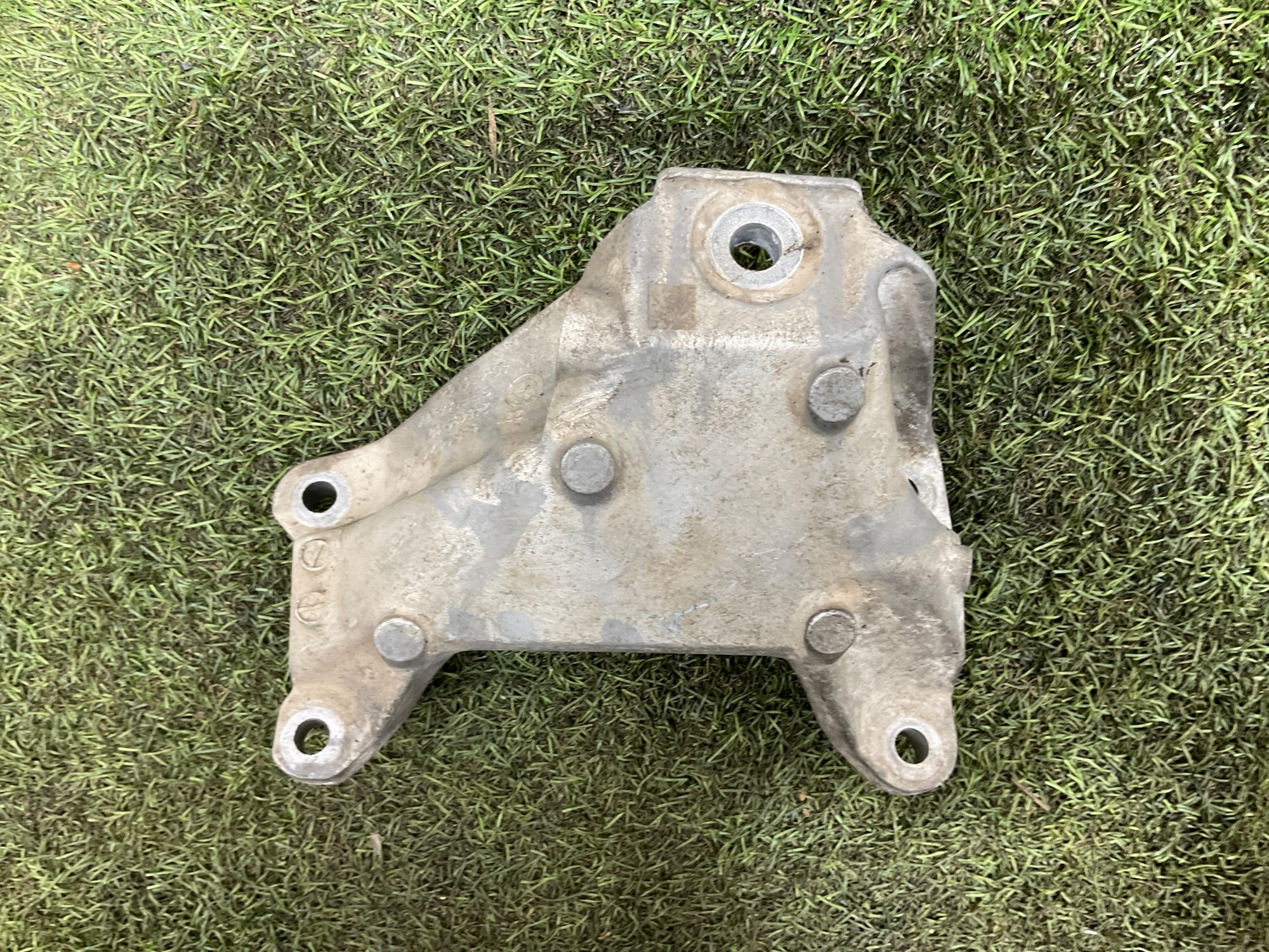 Кронштейн двигателя правый B57 BMW X7, G07 рестайлинг, 4000 рублей, Москва