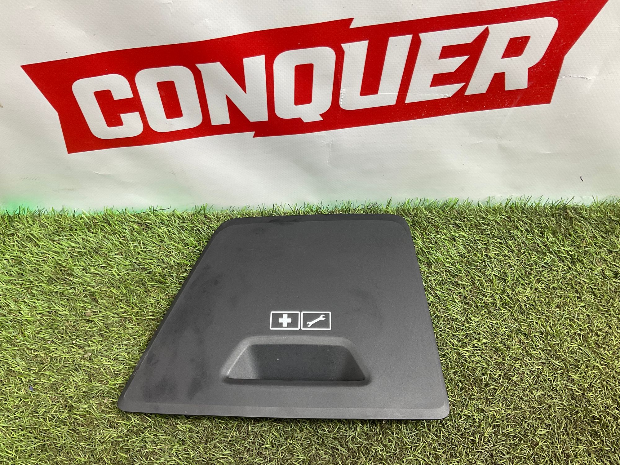 Крышка ящика для инструментов багажника BMW M8 F91/F92/F93 2019, 1000 рублей, Москва