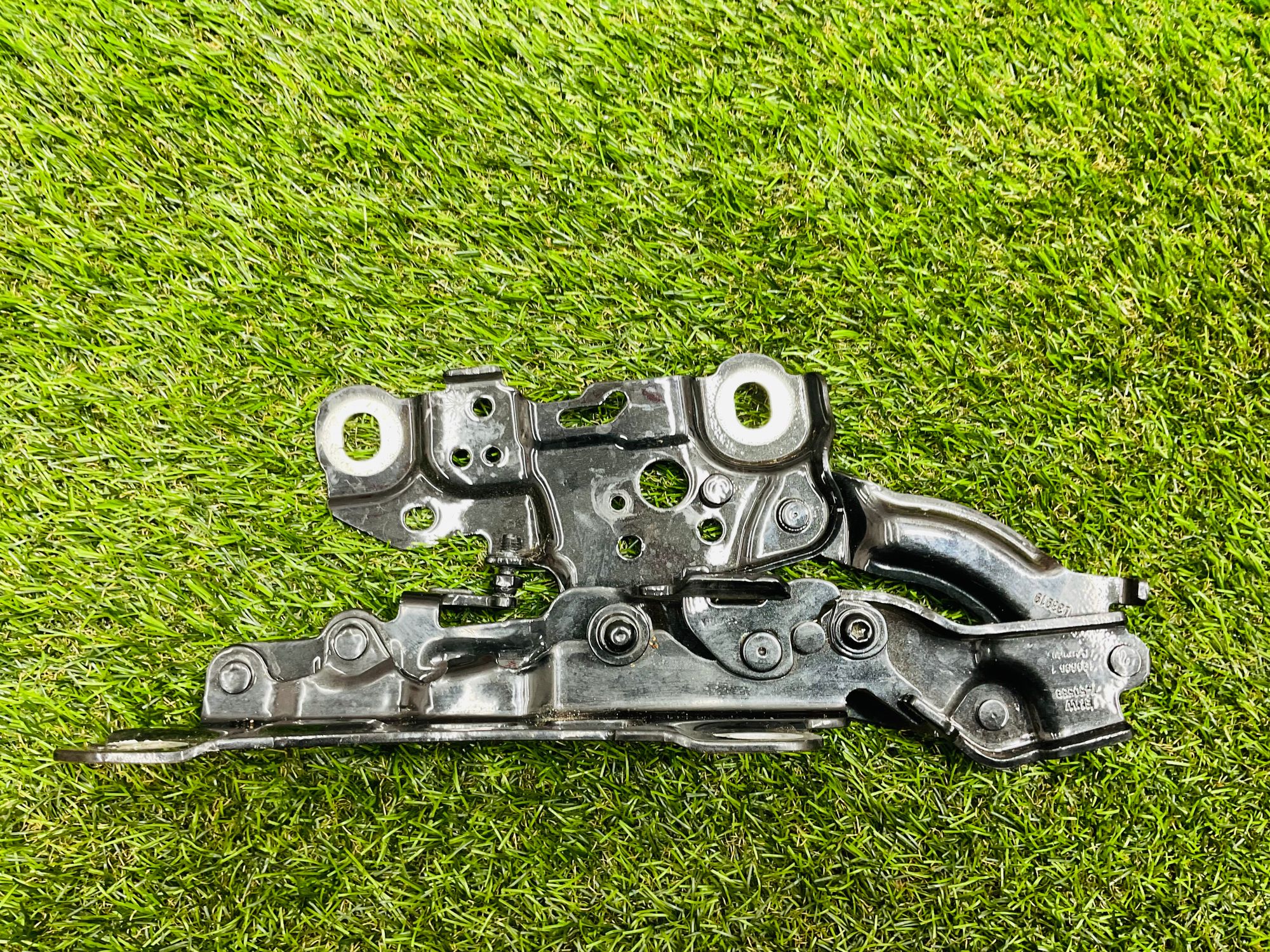 https://ycs.partsauto.market/partsauto-images/thmbs/userImages/h353NjtZg3VDP19b5HMt7LlpbQ93/part/5b04f26f-0596-457c-83be-45b28485b18c_1785405453022.jpg