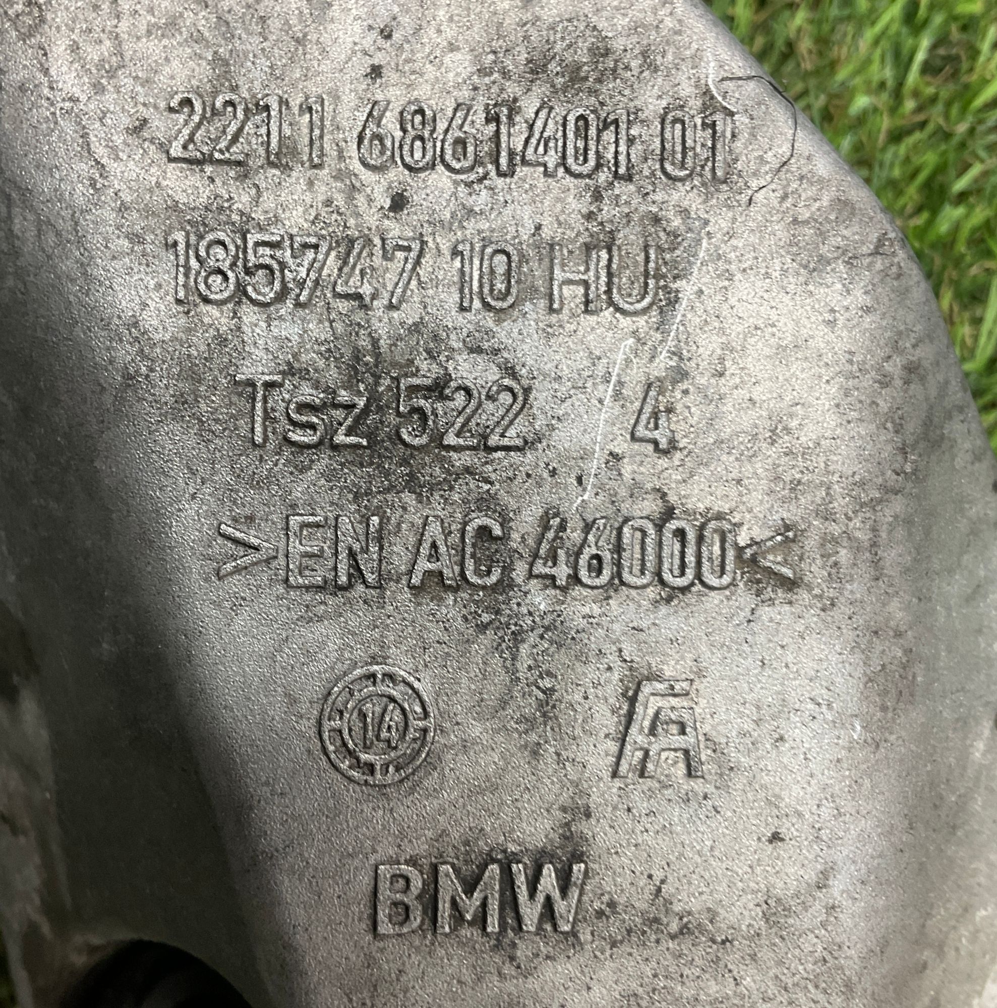 Несущий кронштейн двигателя левый BMW 3 серия, F30/F31 рестайлинг, 2000 рублей, Москва