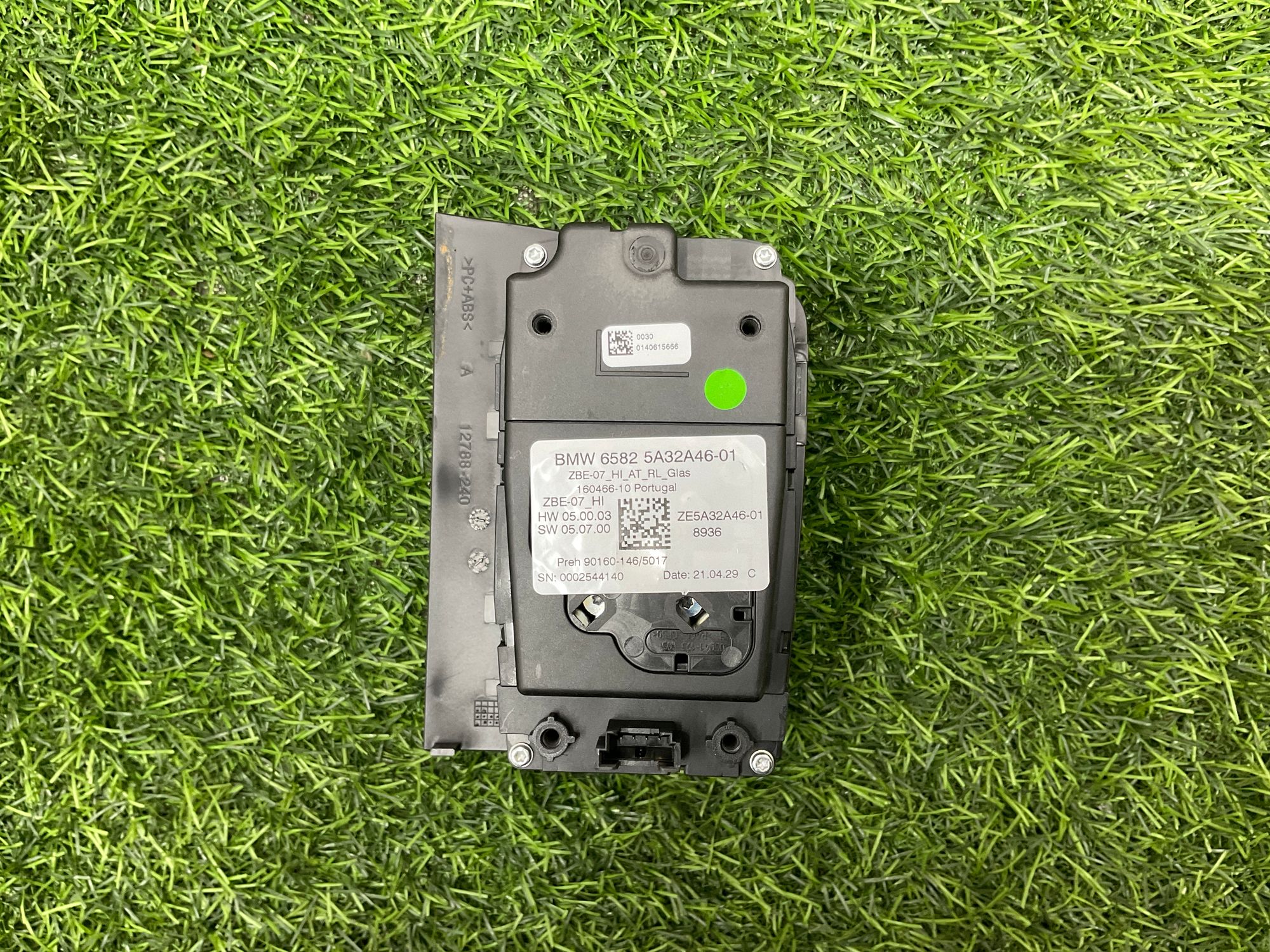 https://ycs.partsauto.market/partsauto-images/thmbs/userImages/h353NjtZg3VDP19b5HMt7LlpbQ93/part/5cd159ac-98ea-4677-850b-72c97b8e7b87_1734959105906.jpg