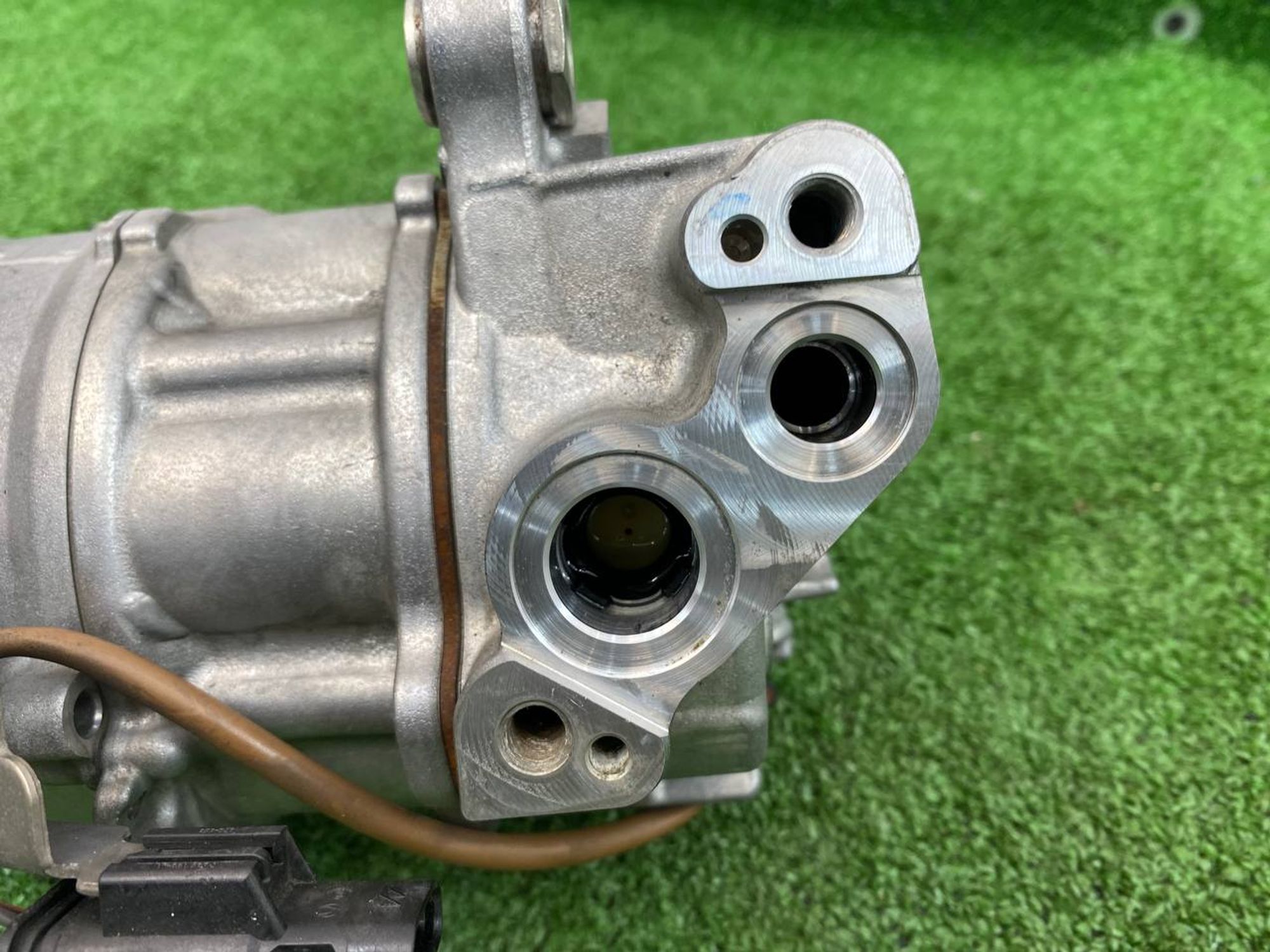 https://ycs.partsauto.market/partsauto-images/thmbs/userImages/h353NjtZg3VDP19b5HMt7LlpbQ93/part/5d16312f-7325-4344-b165-eea8ab330f40_1747993779980.jpg
