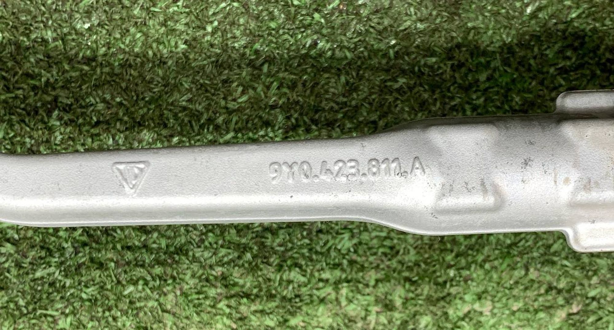 https://ycs.partsauto.market/partsauto-images/thmbs/userImages/h353NjtZg3VDP19b5HMt7LlpbQ93/part/5d26c62a-0c5a-4a75-b089-6eeb56f967e4_1726480389774.jpg