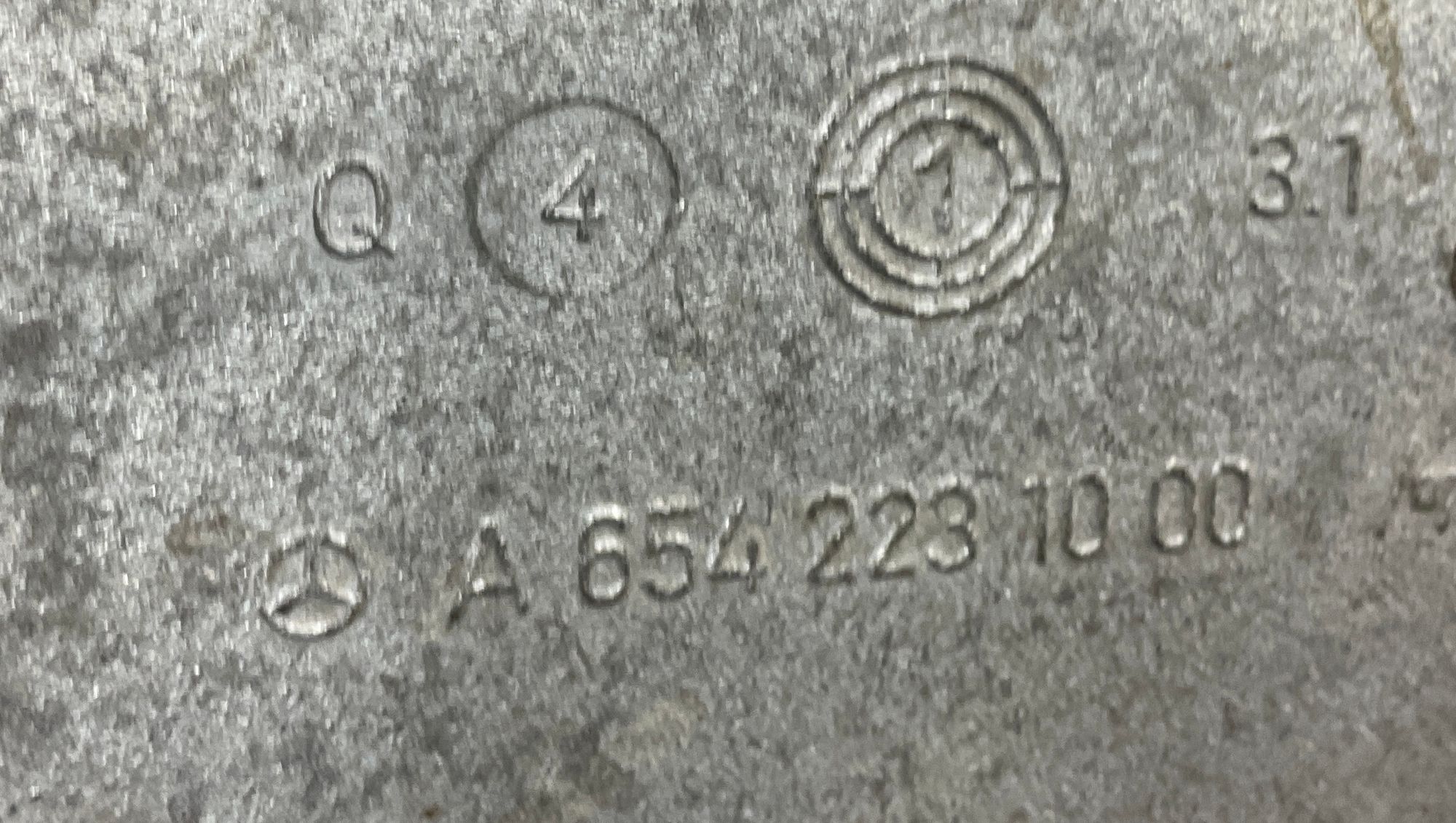 Кронштейн двигателя 654920 правый Mercedes-Benz C-Класс E-Класс, W213/S213 рестайлинг (2020—2023), 3000 рублей, Москва