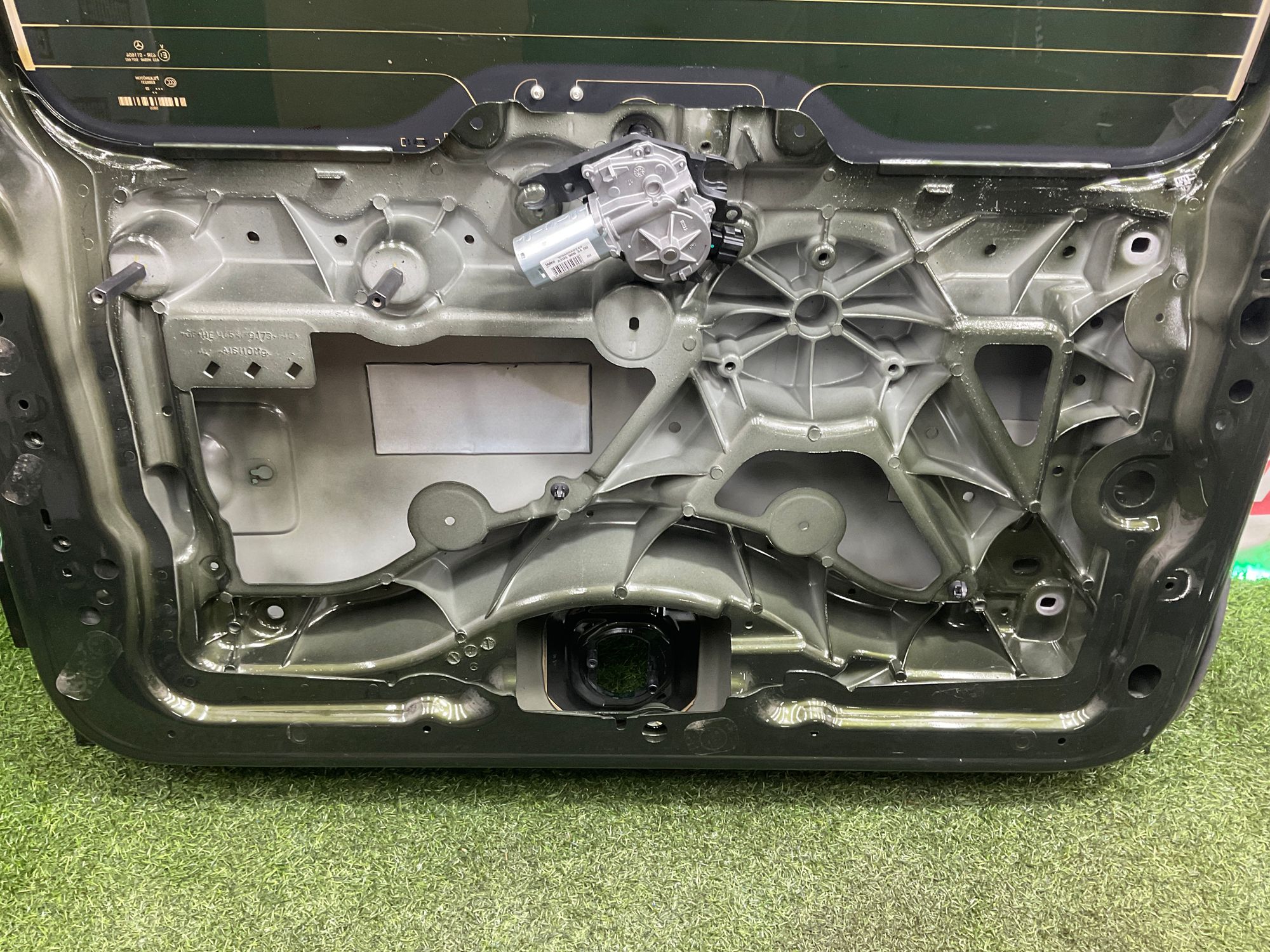 https://ycs.partsauto.market/partsauto-images/thmbs/userImages/h353NjtZg3VDP19b5HMt7LlpbQ93/part/5df1310f-f2bb-4dcf-b1d0-ad515abc5859_1741956040687.jpg