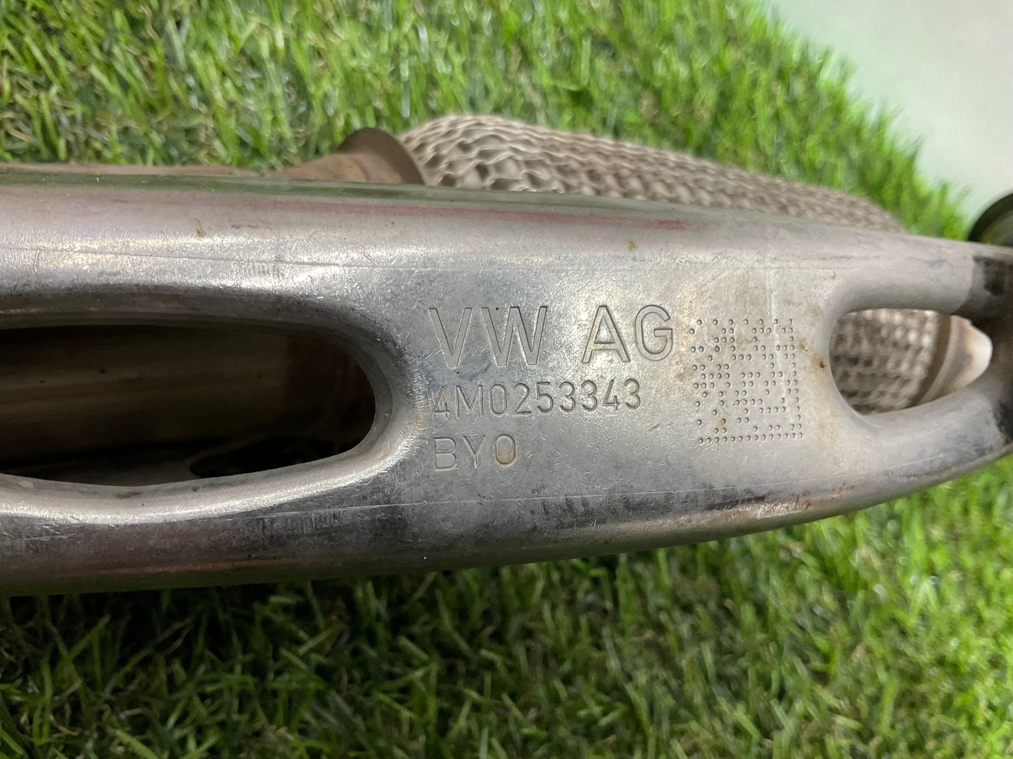https://ycs.partsauto.market/partsauto-images/thmbs/userImages/h353NjtZg3VDP19b5HMt7LlpbQ93/part/5ed8b368-f613-4b47-aadb-10a6ba5e63fa_1785139674822.jpg