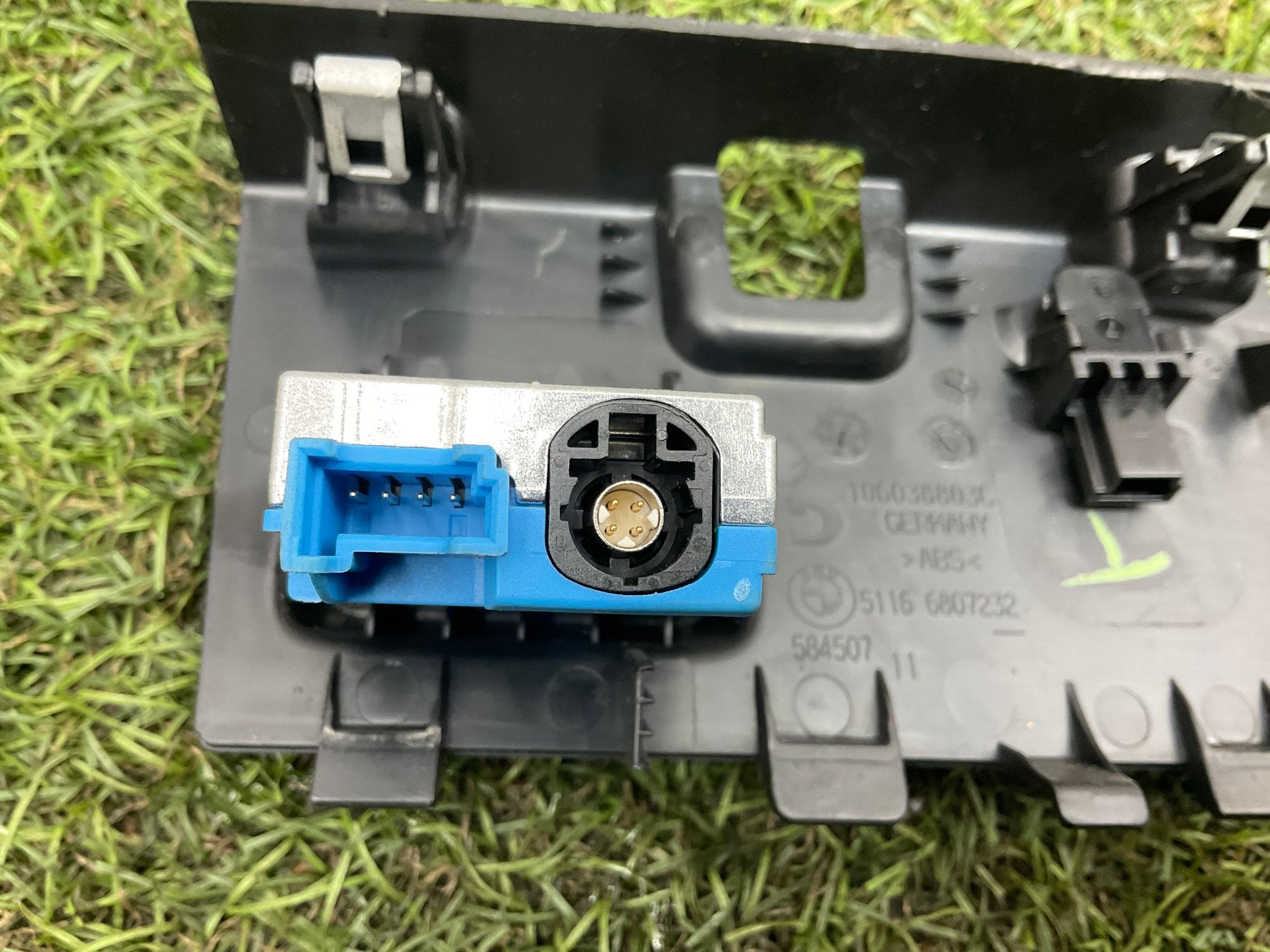 Накладка внутренняя центральной консоли USB BMW 3 серия, G20/G21, 1500 рублей, Москва