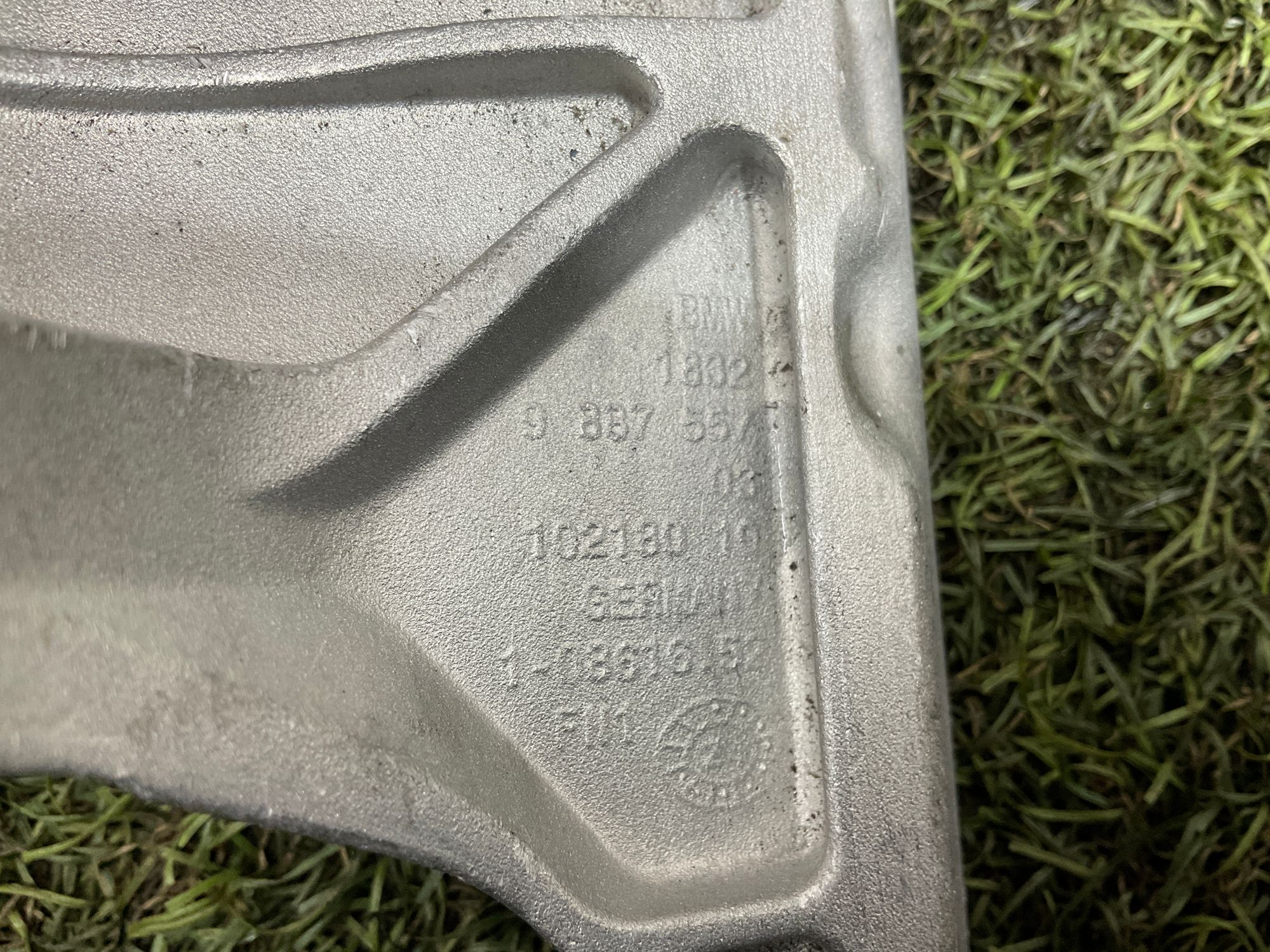 Кронштейн катализатора BMW X7, G07 рестайлинг, 2500 рублей, Москва