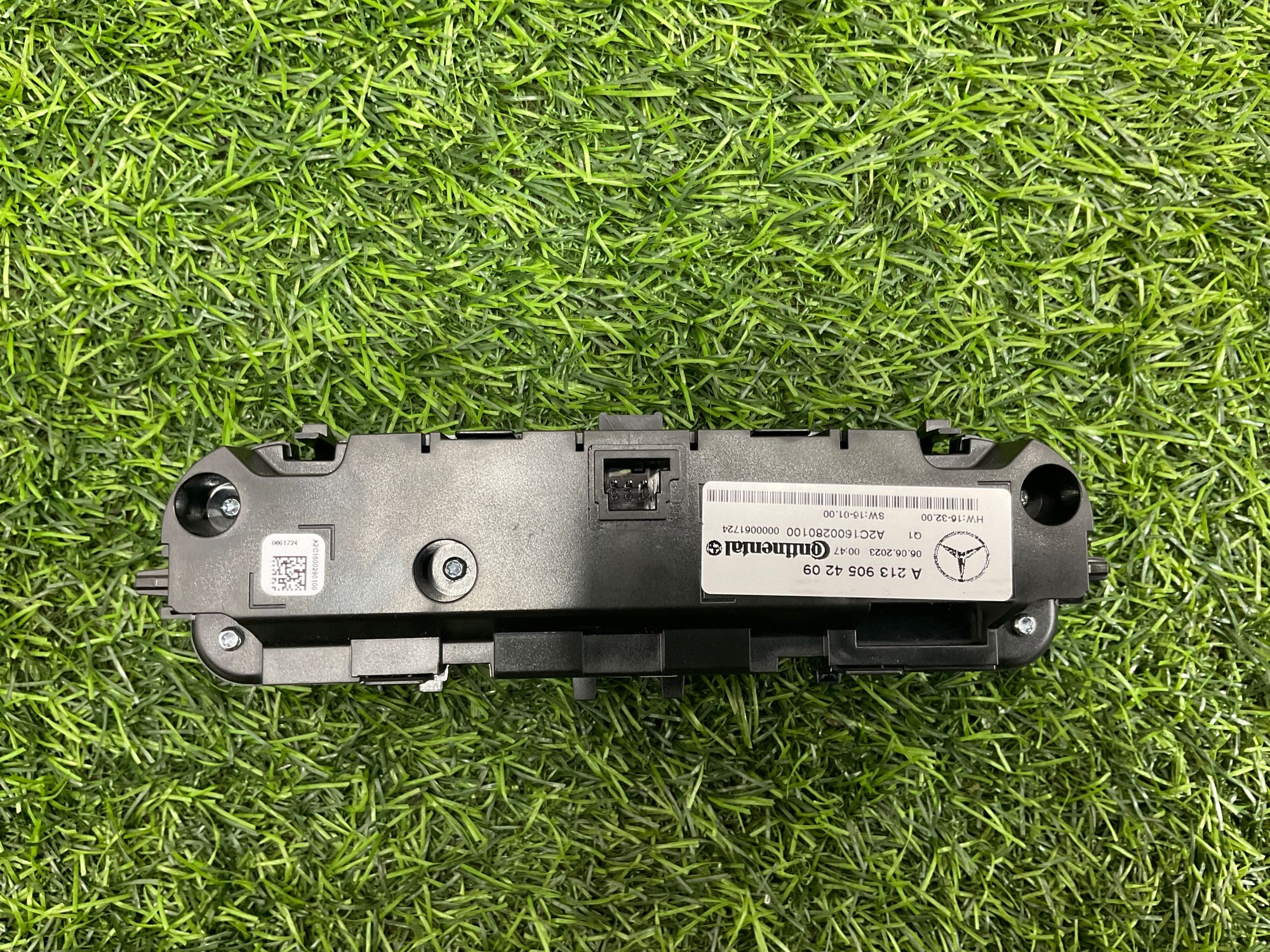https://ycs.partsauto.market/partsauto-images/thmbs/userImages/h353NjtZg3VDP19b5HMt7LlpbQ93/part/6005cf86-d2c4-436e-9ebe-abc936090c81_1742479733060.jpg