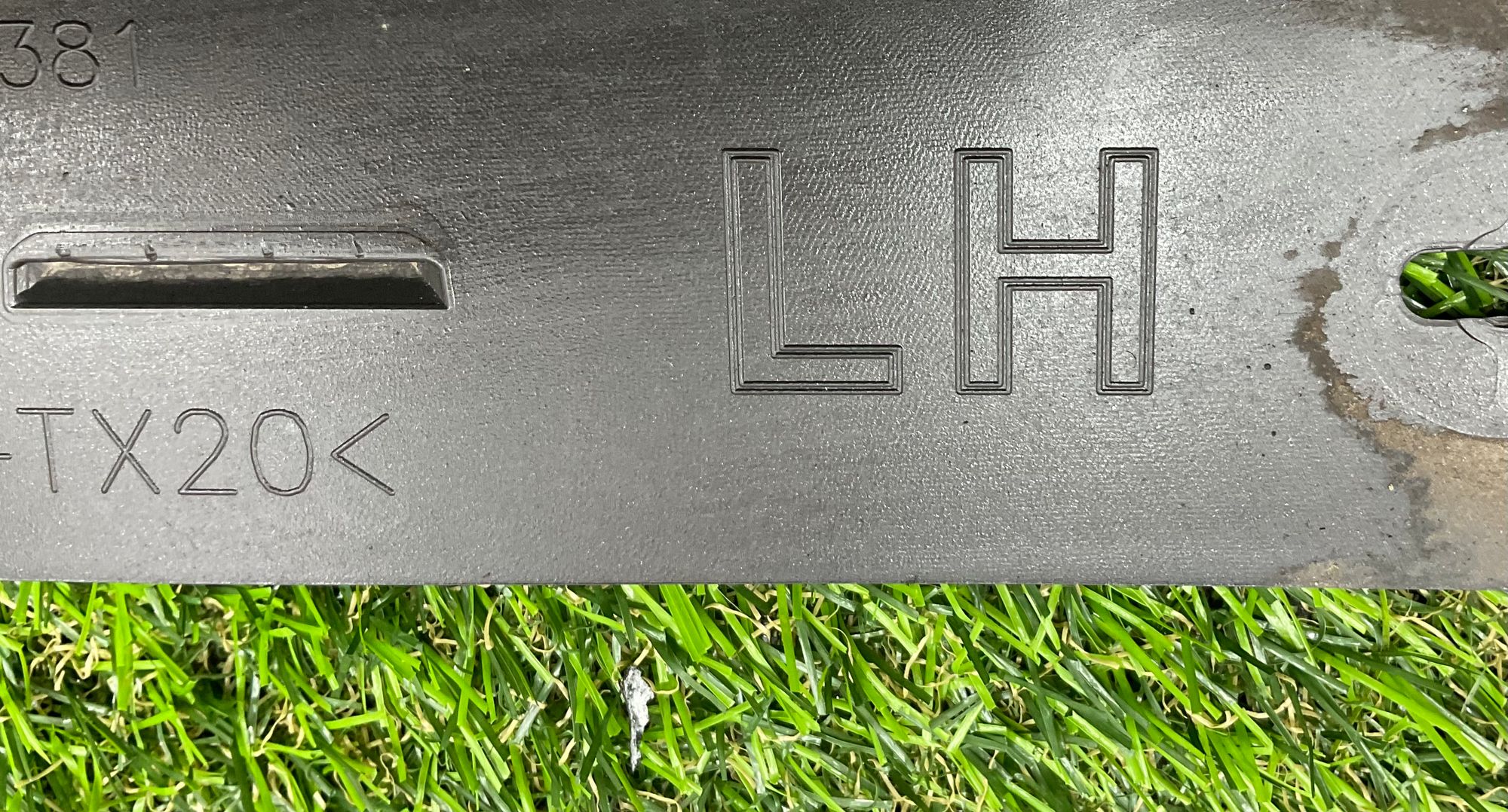 https://ycs.partsauto.market/partsauto-images/thmbs/userImages/h353NjtZg3VDP19b5HMt7LlpbQ93/part/602e1a54-eb38-4b38-a271-0491a460b9f9_1781186089948.jpg