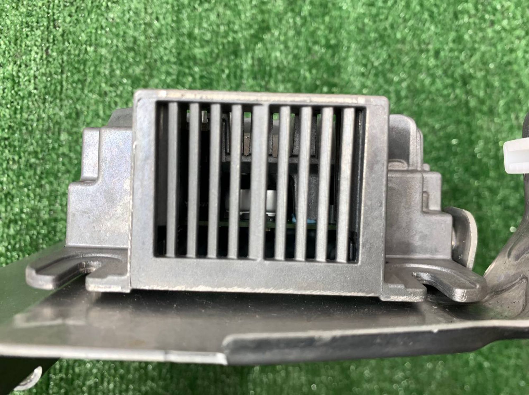 https://ycs.partsauto.market/partsauto-images/thmbs/userImages/h353NjtZg3VDP19b5HMt7LlpbQ93/part/605e3f65-e5b9-4929-bc0a-0415de2536e0_1728478794851.jpg