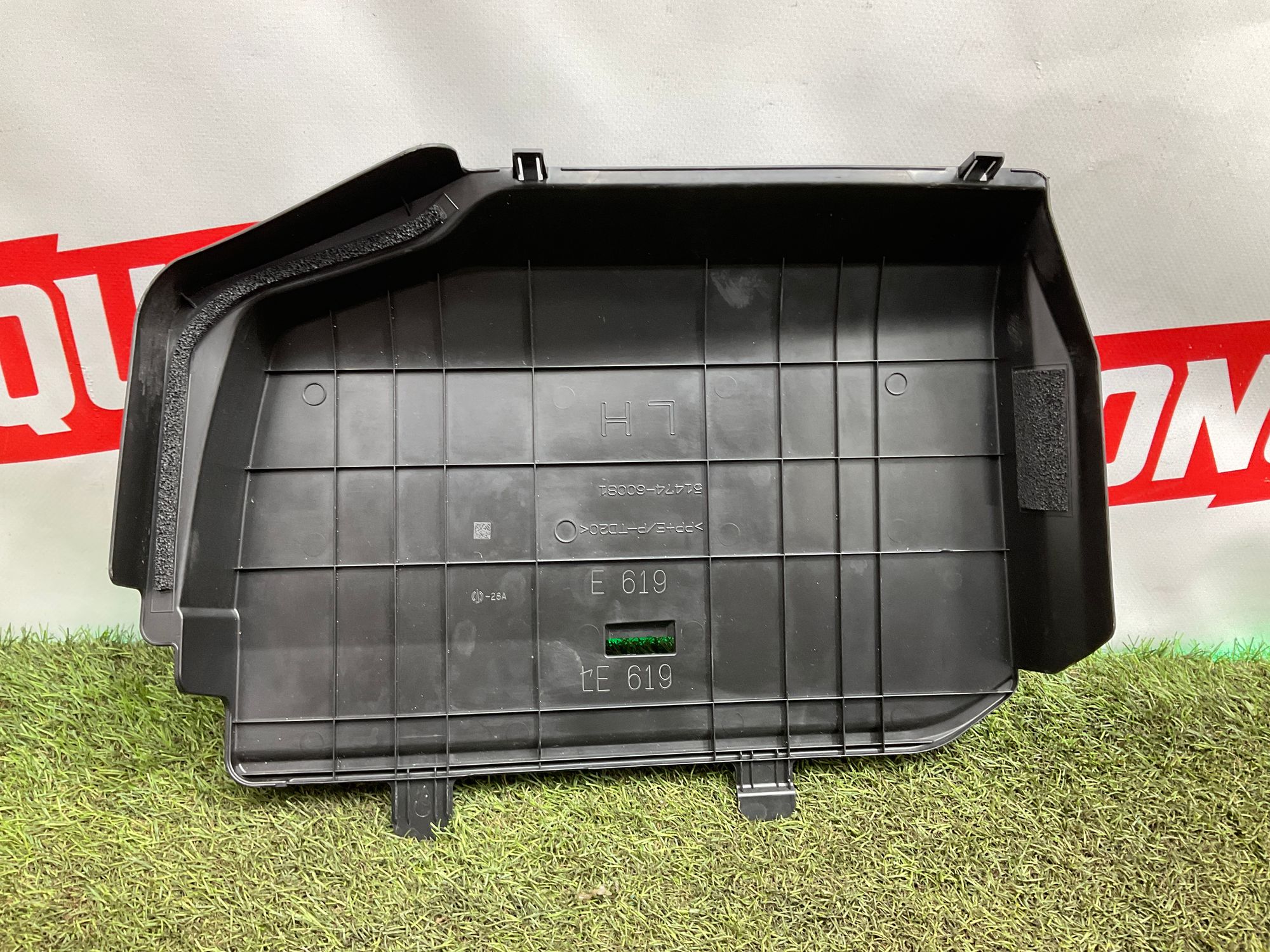 Крышка моторного отсека левая Toyota Land Cruiser 300 (2021—2023) 2022, 5000 рублей, Москва