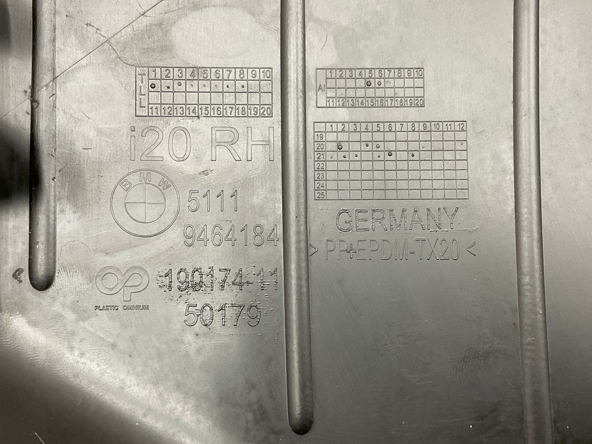 Накладка переднего бампера правая BMW iX, I (I20), 5000 рублей, Москва