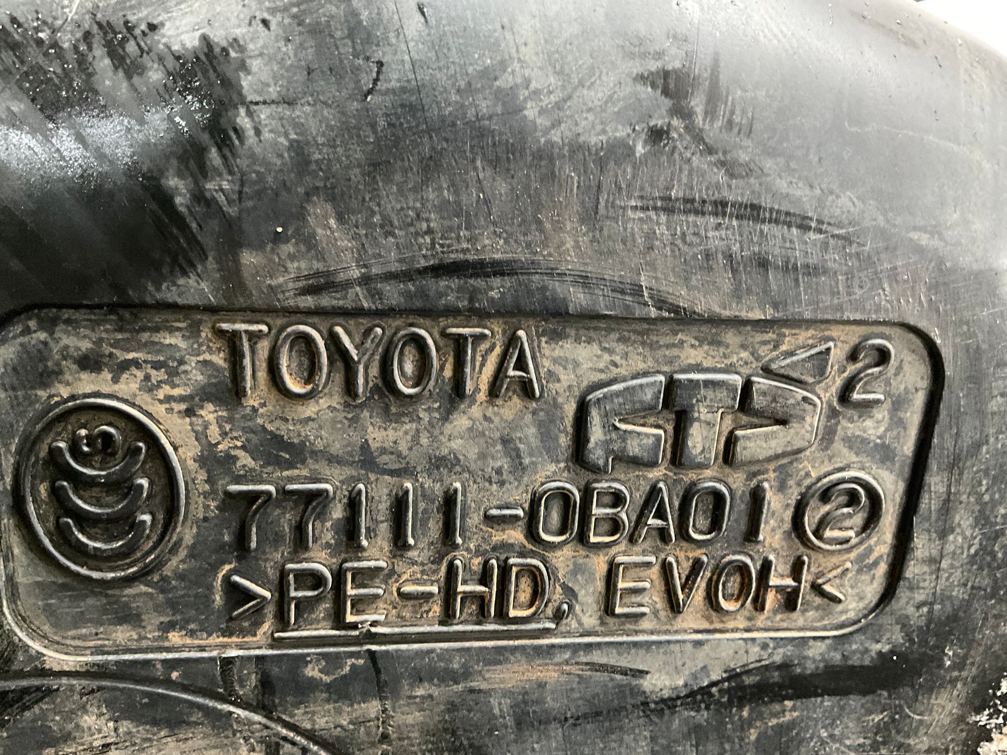 Бензобак Toyota Land Cruiser 200 рестайлинг 2 (2015—2023) 2017, 15000 рублей, Москва