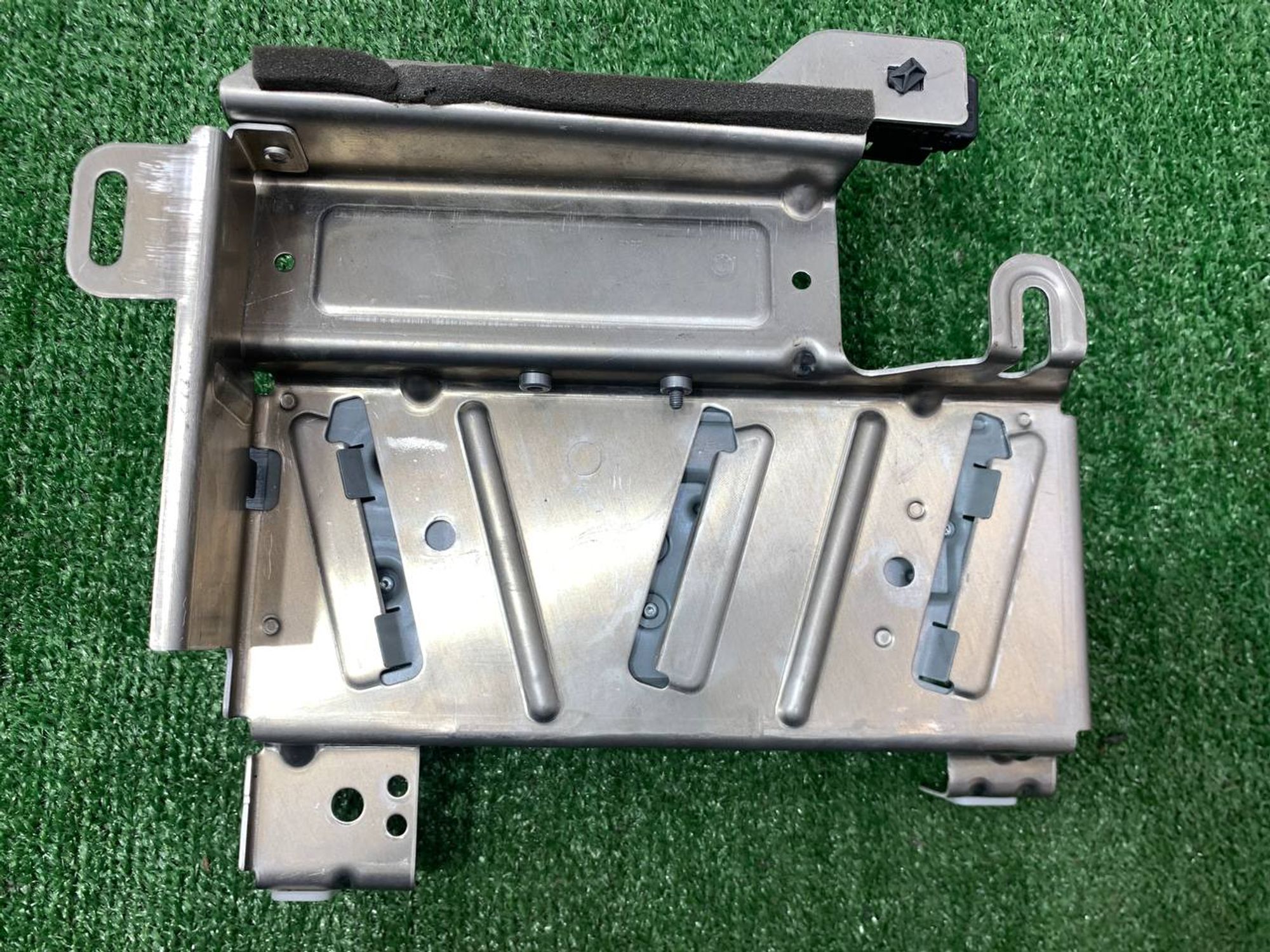 https://ycs.partsauto.market/partsauto-images/thmbs/userImages/h353NjtZg3VDP19b5HMt7LlpbQ93/part/60f9f3df-5fe0-4db5-8549-a4de5320e778_1728720091417.jpg