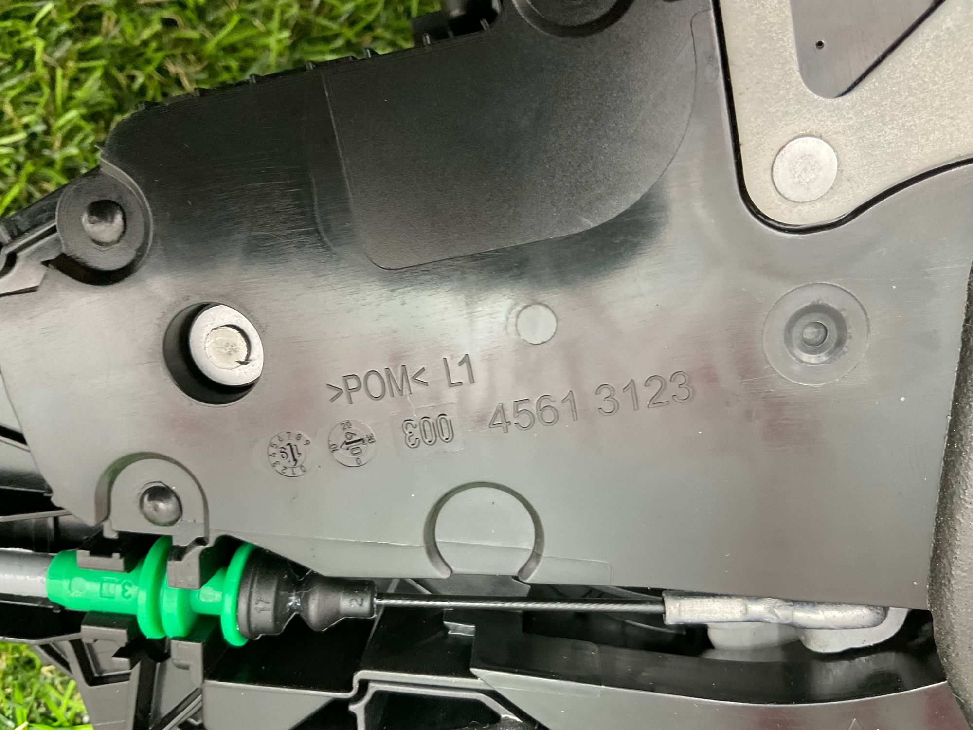 https://ycs.partsauto.market/partsauto-images/thmbs/userImages/h353NjtZg3VDP19b5HMt7LlpbQ93/part/613d1294-610a-4b29-b52f-4fb0aebc8b3d_1781353134350.jpg
