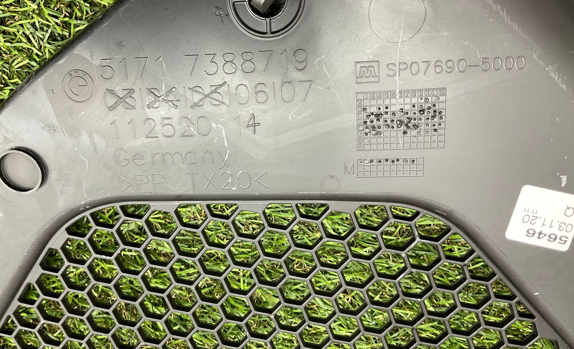 Жабо водосток капота левый BMW 5 серия, G30/G31 рестайлинг, 1500 рублей, Москва