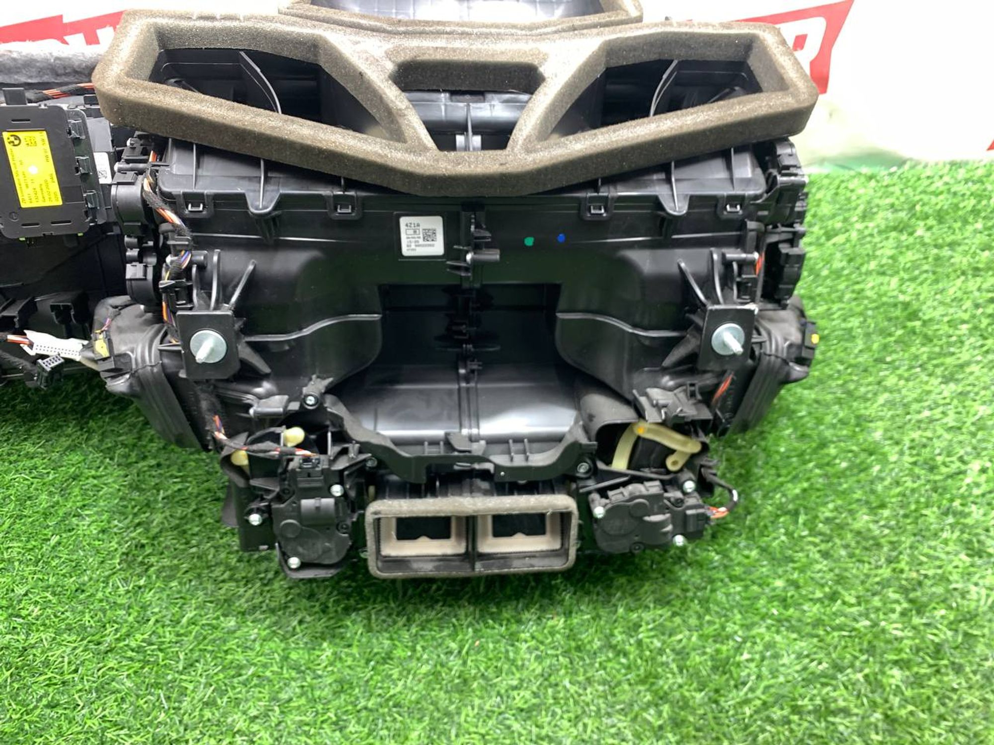 https://ycs.partsauto.market/partsauto-images/thmbs/userImages/h353NjtZg3VDP19b5HMt7LlpbQ93/part/61e07c08-27fb-42a0-879c-c96bf1c3d69a_1733304947910.jpg