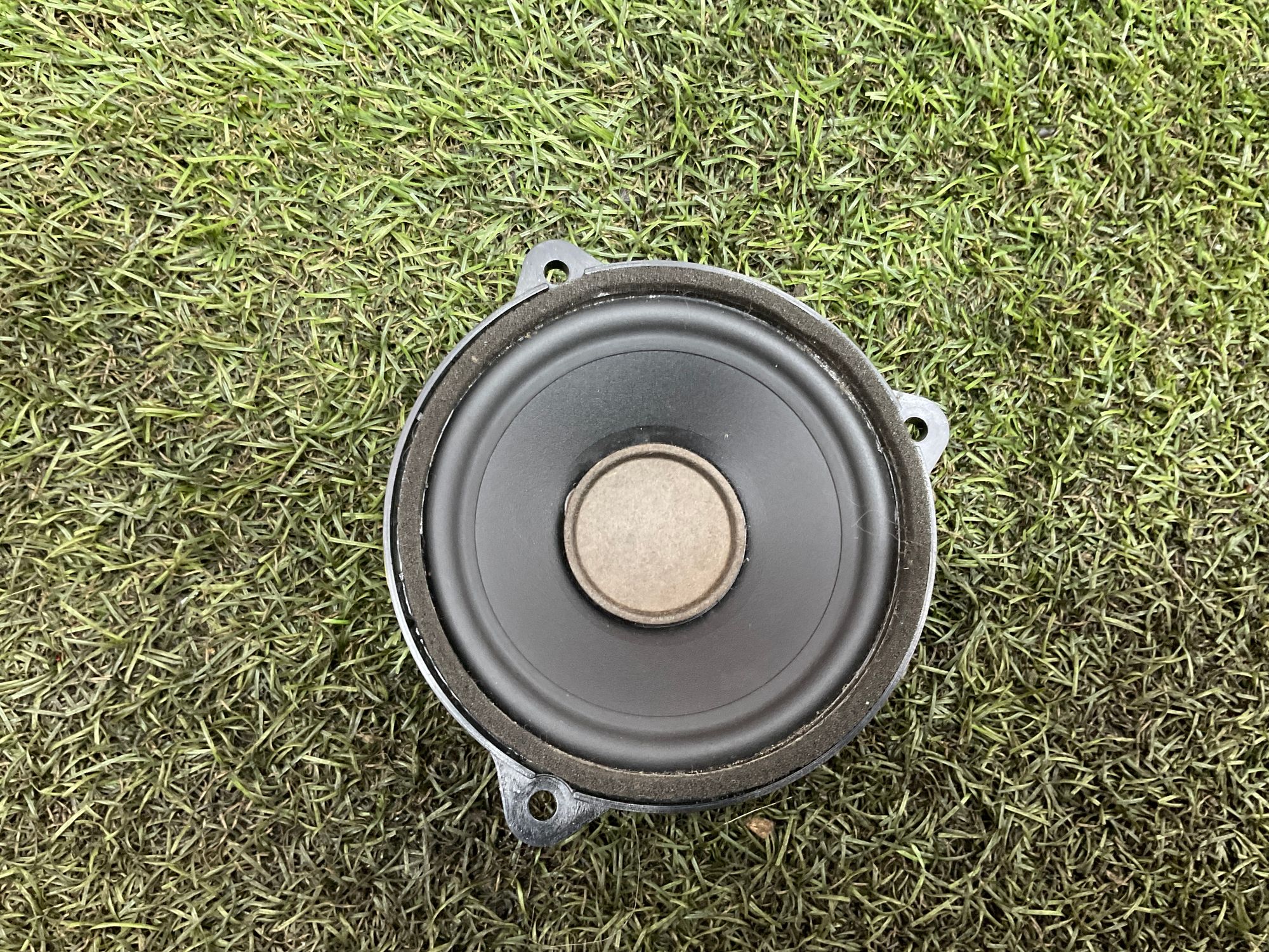 Динамик колонка Land Rover Defender, II 2023, 1000 рублей, Москва