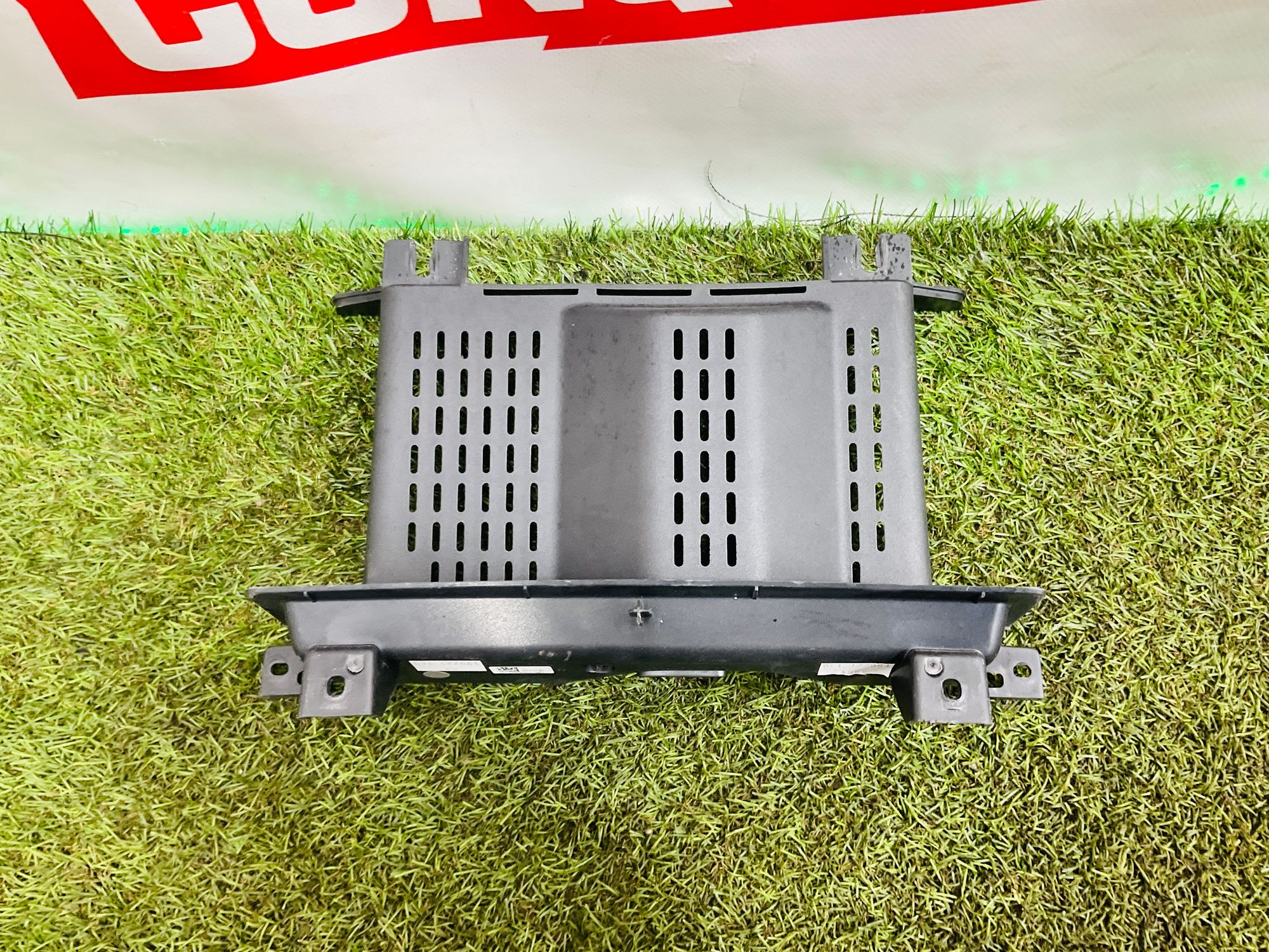 Кронштейн центрального монитора Land Rover Defender II L663 2021, 5000 рублей, Москва