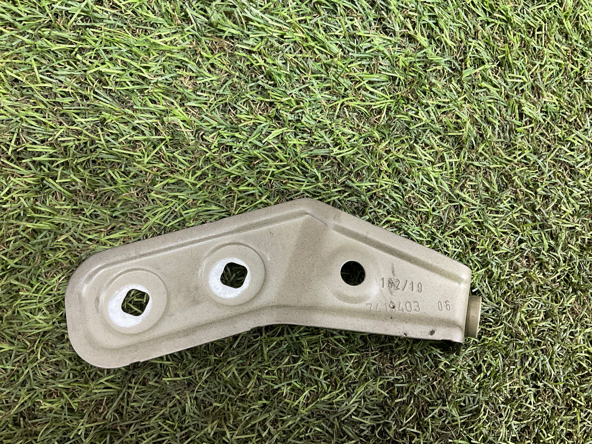 Кронштейн крыла передний левый BMW 3 серия, G20, 1500 рублей, Москва