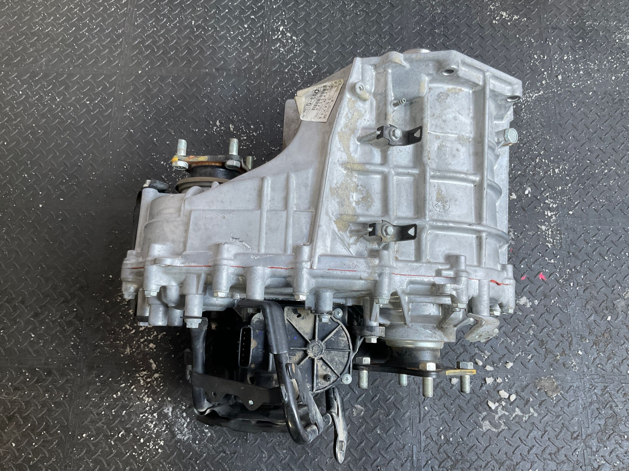 Раздатка Toyota Land Cruiser 300, 140000 рублей, Москва