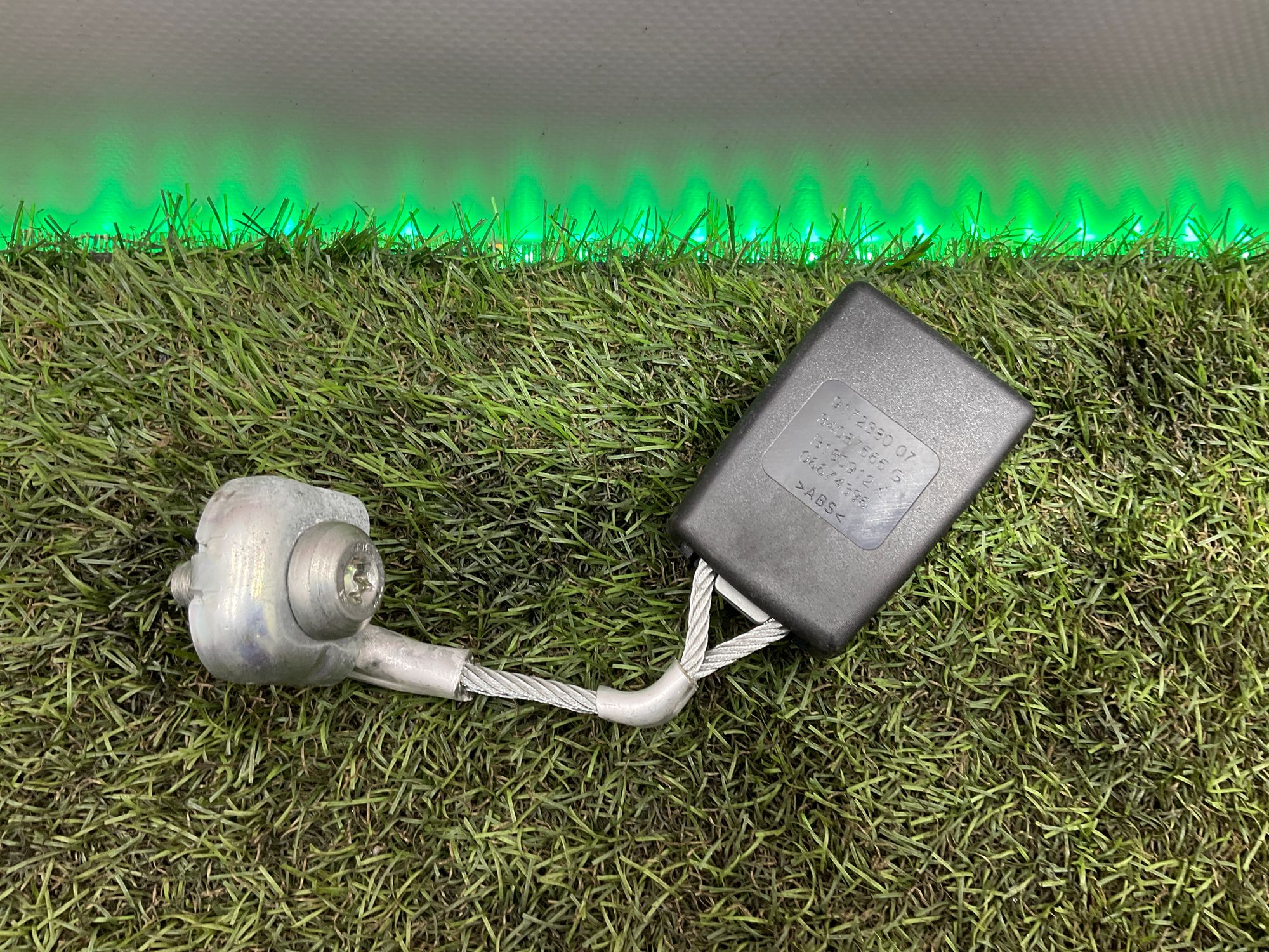 Замок ремня безопасности задний правый BMW 6 F06, 1000 рублей, Москва