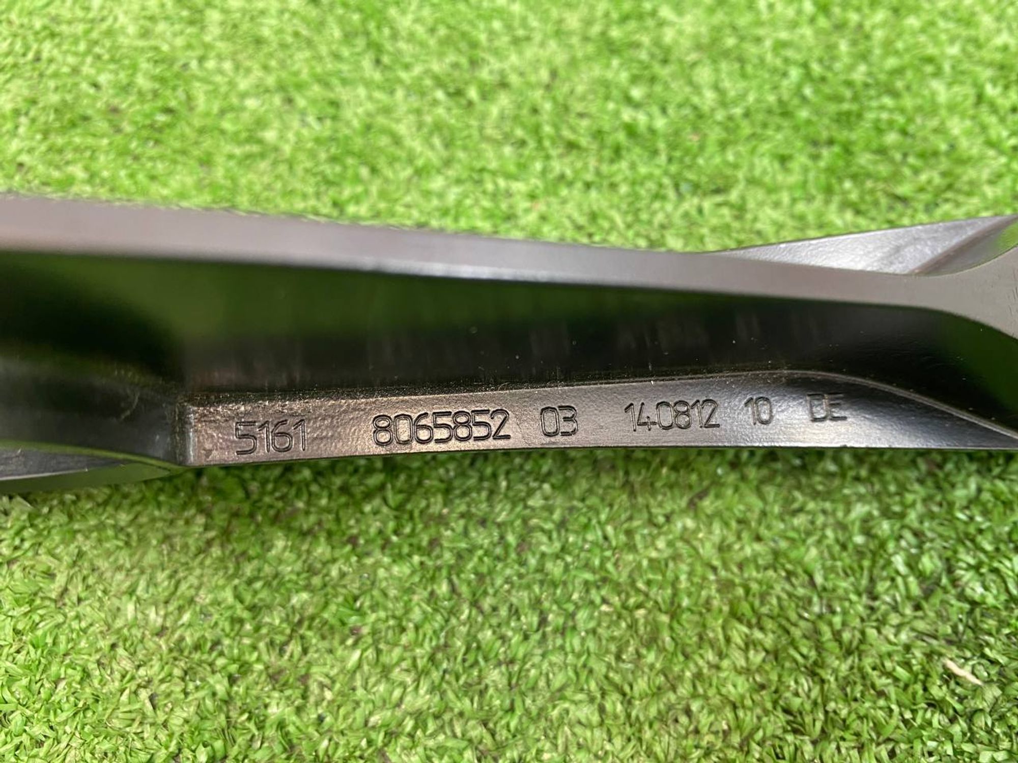 https://ycs.partsauto.market/partsauto-images/thmbs/userImages/h353NjtZg3VDP19b5HMt7LlpbQ93/part/64080a6a-9e94-407a-9a85-84f85d5940ec_1747988500392.jpg