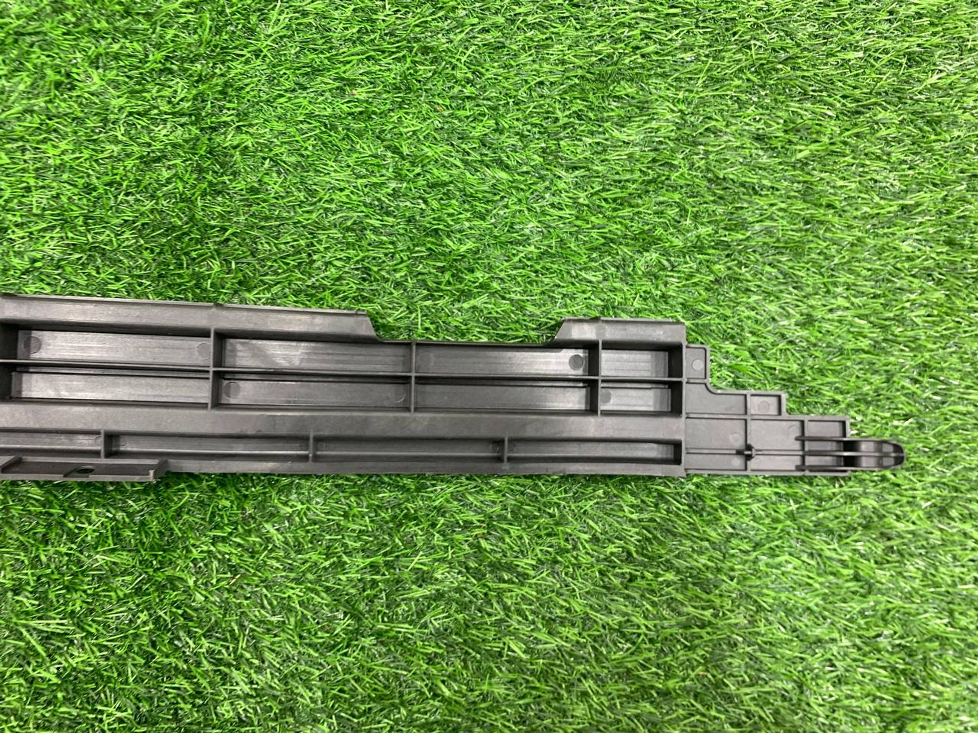 https://ycs.partsauto.market/partsauto-images/thmbs/userImages/h353NjtZg3VDP19b5HMt7LlpbQ93/part/6415ad3e-4a16-410f-b0f3-abe4e6e47393_1732885763304.jpg