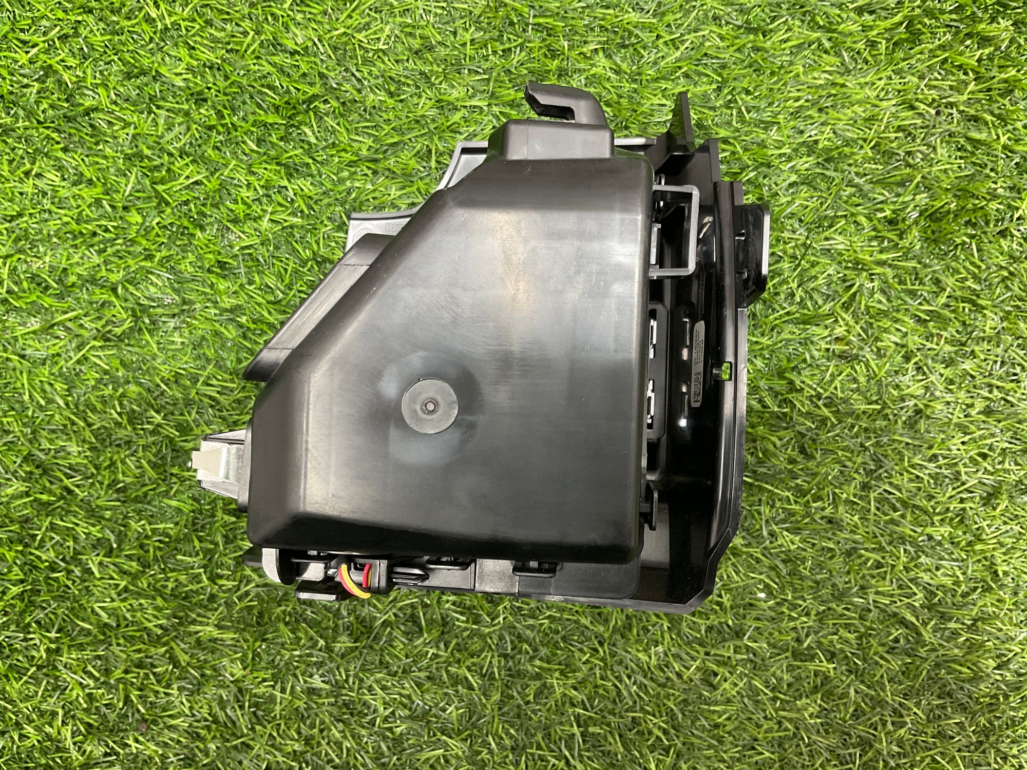 https://ycs.partsauto.market/partsauto-images/thmbs/userImages/h353NjtZg3VDP19b5HMt7LlpbQ93/part/6418203b-2d3f-4b51-a147-ef35271d888d_1734338495151.jpg