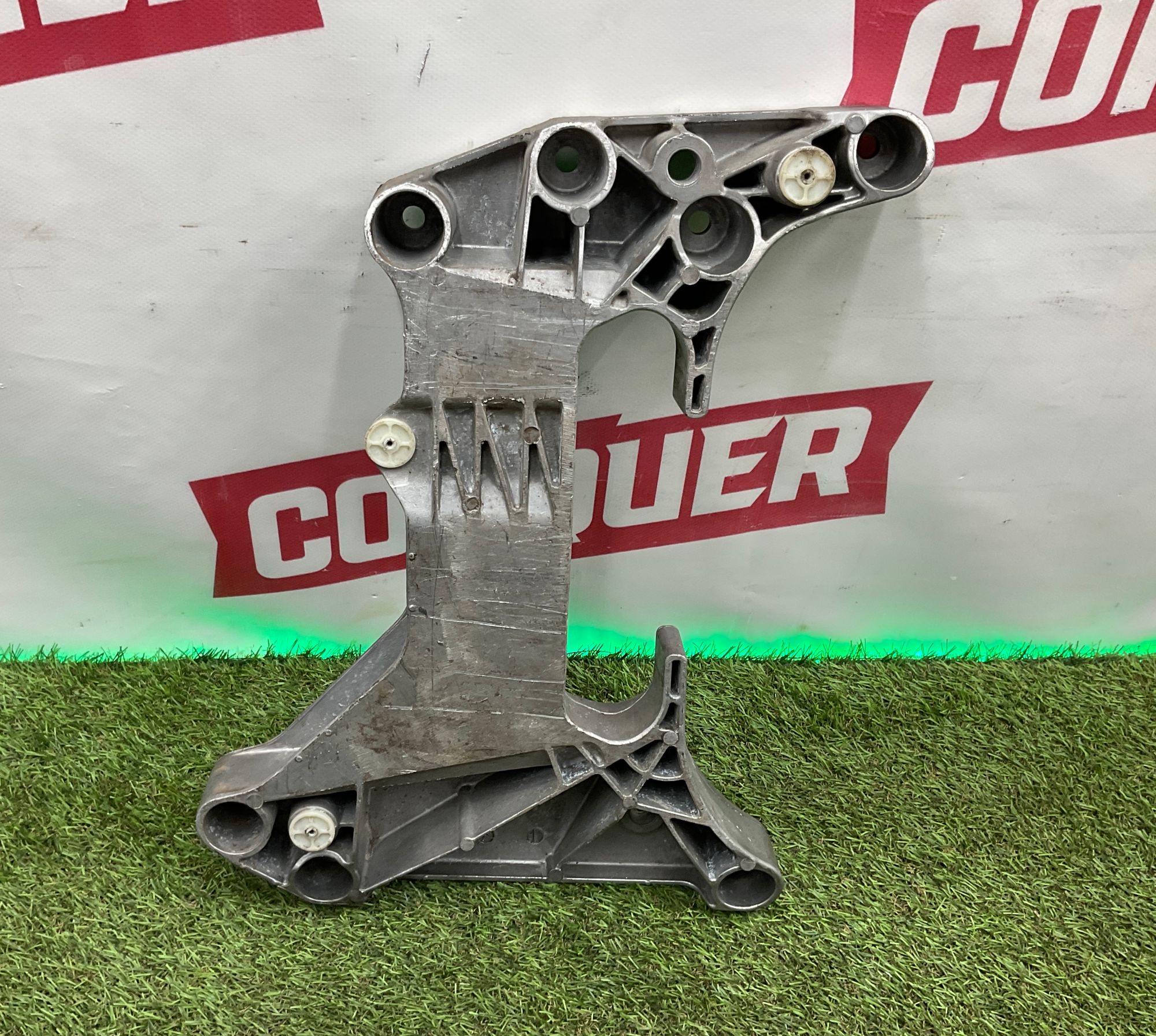 Поперечная балка крепления КПП BMW 7 серия, G11/G12 рестайлинг (2019-2023), 2000 рублей, Москва