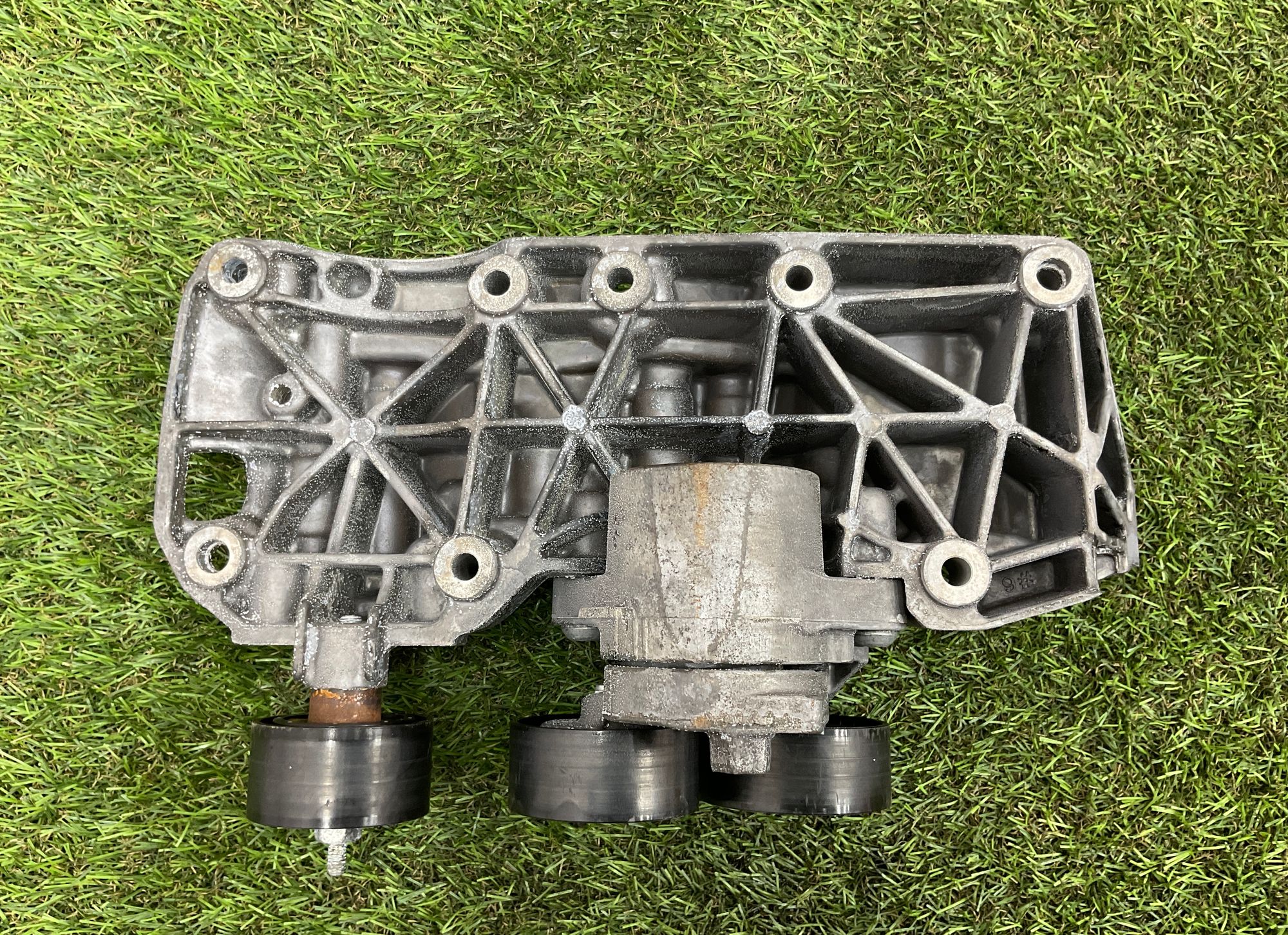 Кронштейн крепления генератора BMW 5 серия, F10/F11/F07 рестайлинг N47N N57, 500 рублей, Москва