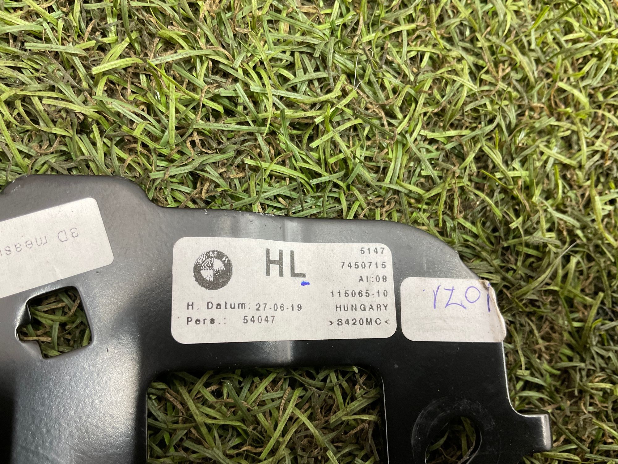 Кронштейн шторки багажника левый BMW 3 серия, G21, 2000 рублей, Москва