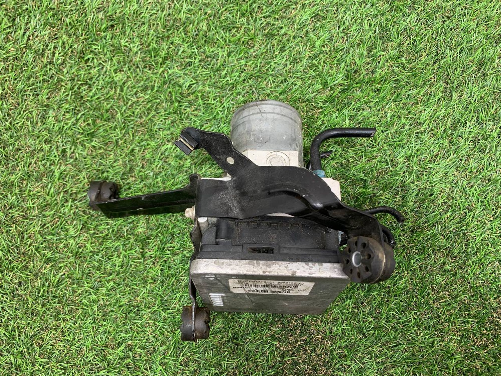 https://ycs.partsauto.market/partsauto-images/thmbs/userImages/h353NjtZg3VDP19b5HMt7LlpbQ93/part/65561d14-8dd3-4ce8-84c0-381b097ae937_1718096686979.jpg