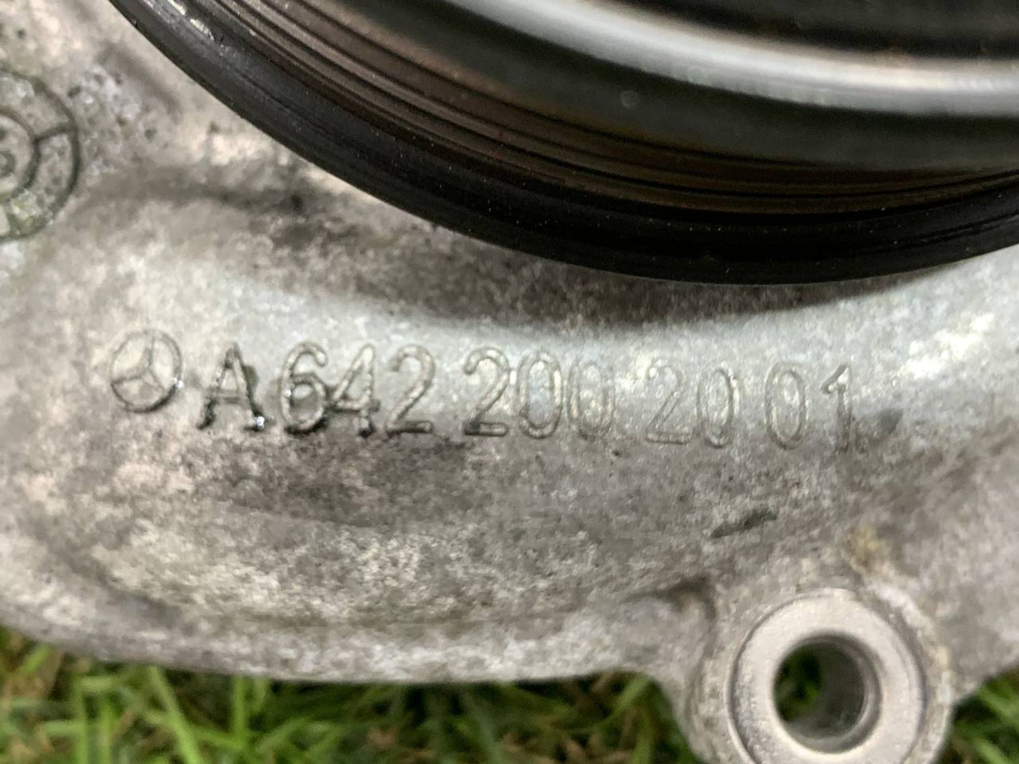 https://ycs.partsauto.market/partsauto-images/thmbs/userImages/h353NjtZg3VDP19b5HMt7LlpbQ93/part/65775ad5-2ff0-4680-859f-53133471fb1d_1718803808401.jpg