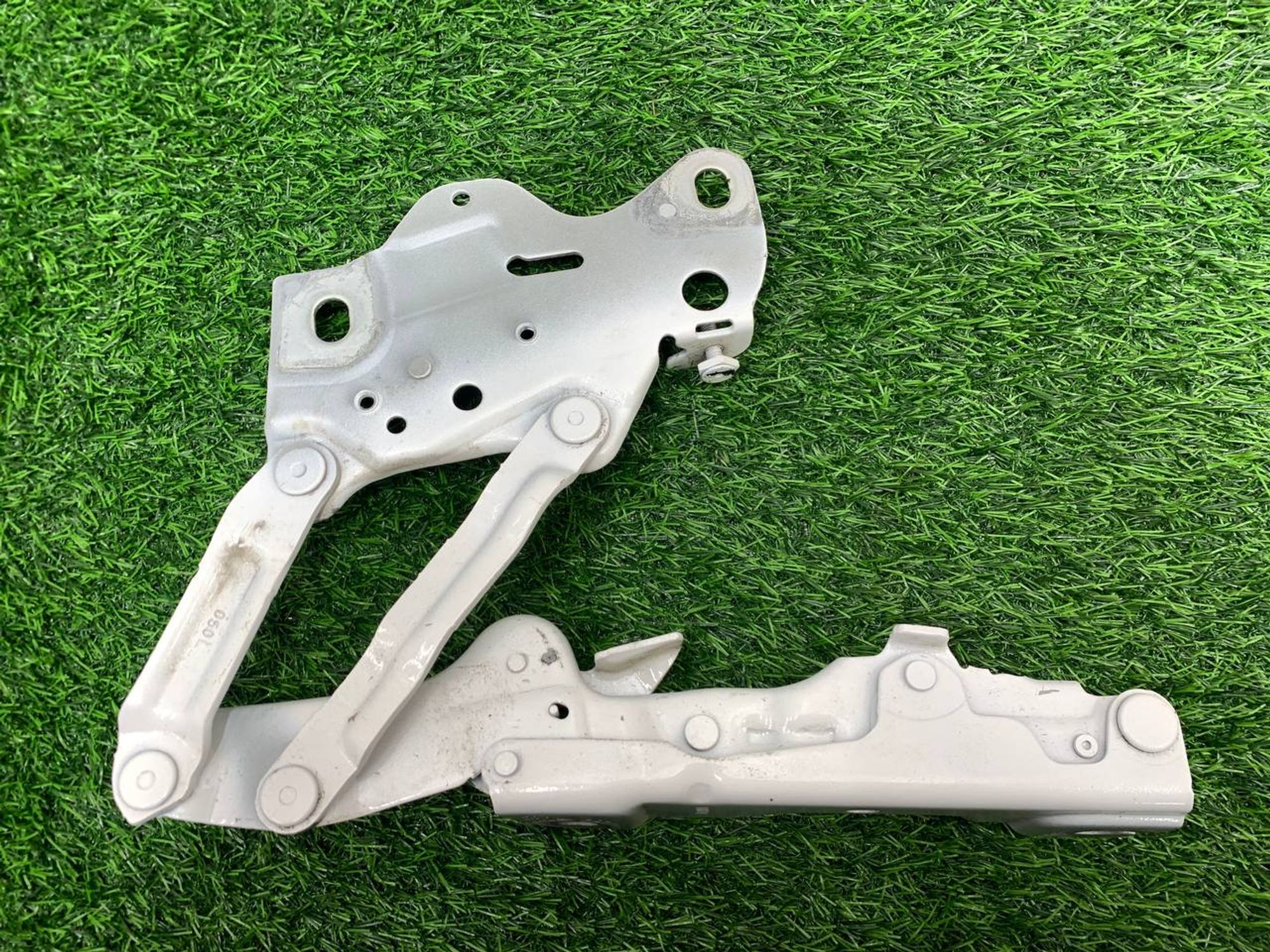 https://ycs.partsauto.market/partsauto-images/thmbs/userImages/h353NjtZg3VDP19b5HMt7LlpbQ93/part/65a41c9b-0670-48d8-b3b1-dbe464d003e4_1732778782961.jpg