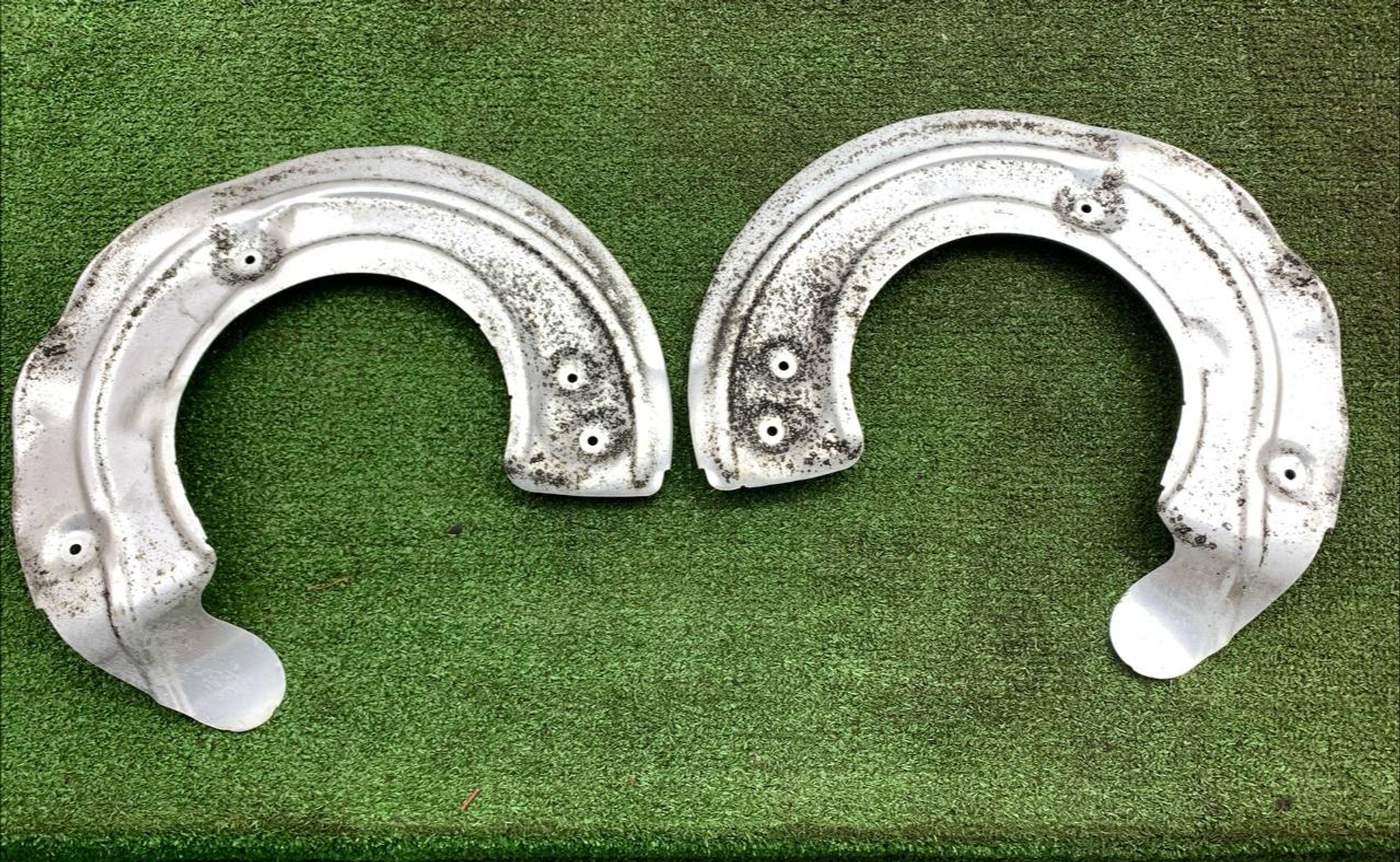 https://ycs.partsauto.market/partsauto-images/thmbs/userImages/h353NjtZg3VDP19b5HMt7LlpbQ93/part/6607943d-cbe7-483b-b47a-2fd5cdbb26ec_1726142816273.jpg