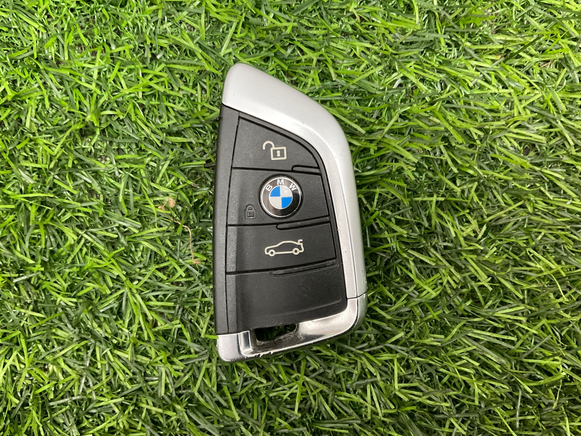 https://ycs.partsauto.market/partsauto-images/thmbs/userImages/h353NjtZg3VDP19b5HMt7LlpbQ93/part/66502cab-de72-4077-bcca-667ef6955ee4_1738236191412.jpg