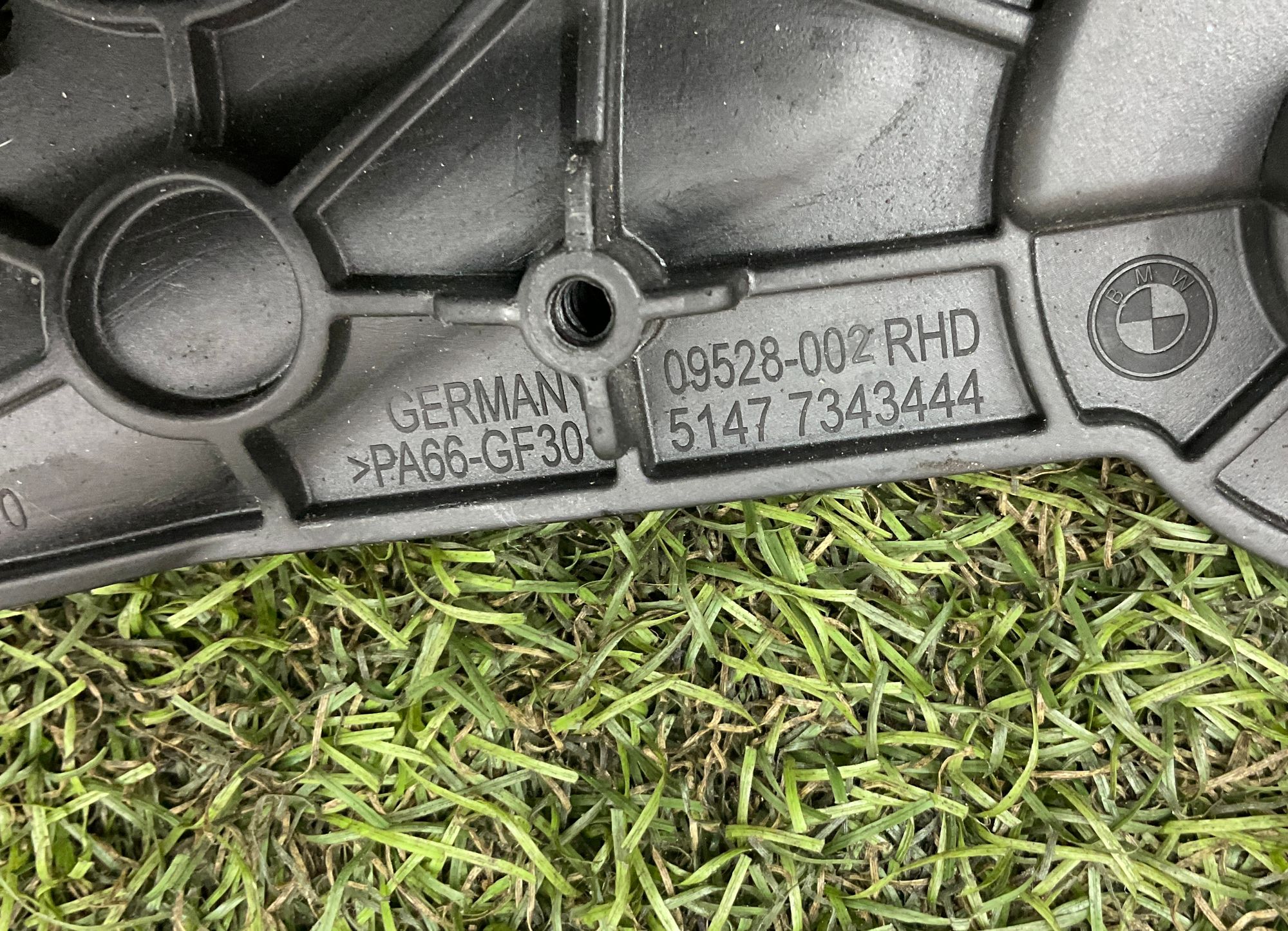 Кронштейн капота BMW M8, F91/F92/F93 2019, 1000 рублей, Москва